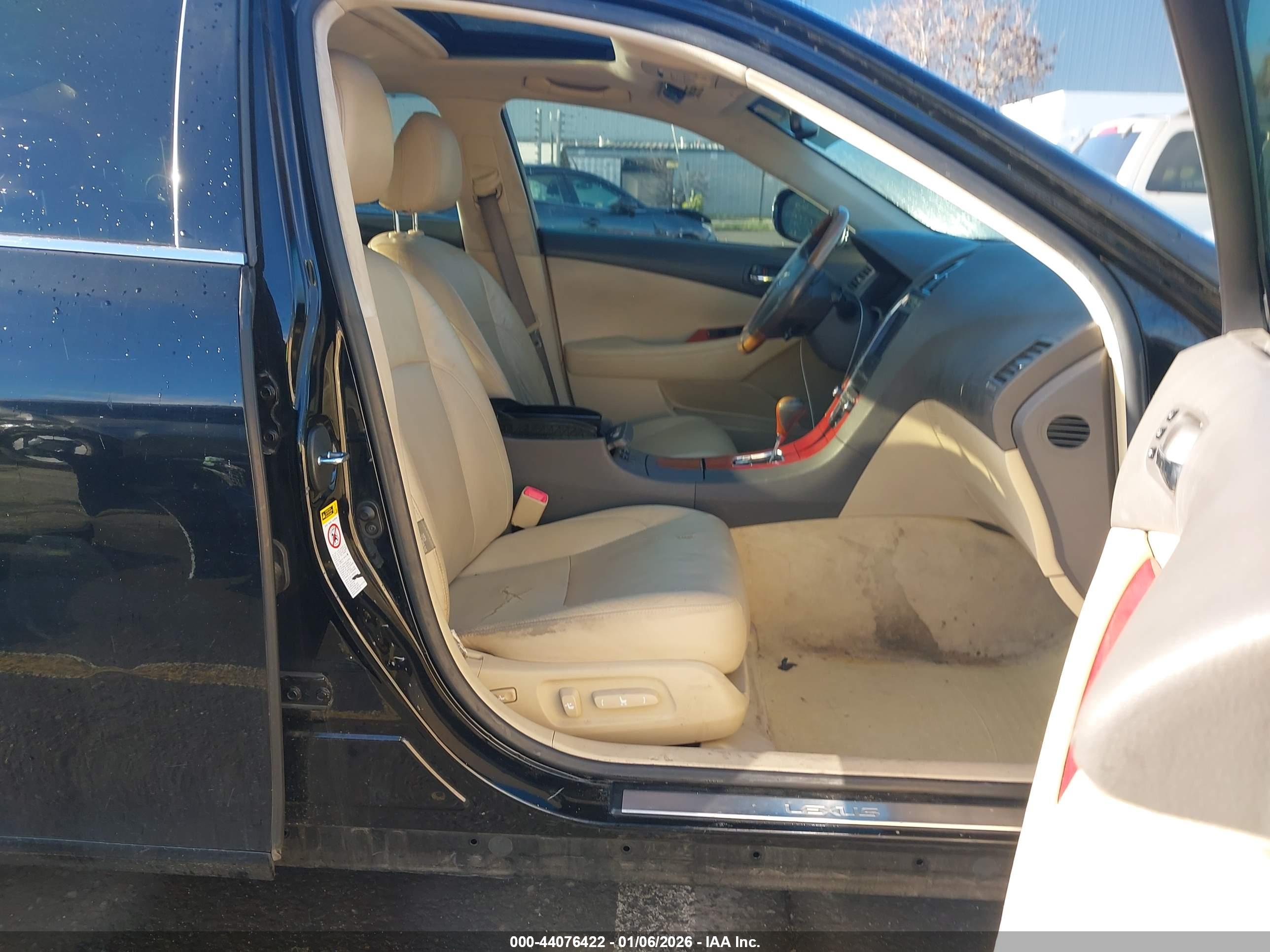 LEXUS ES image 5