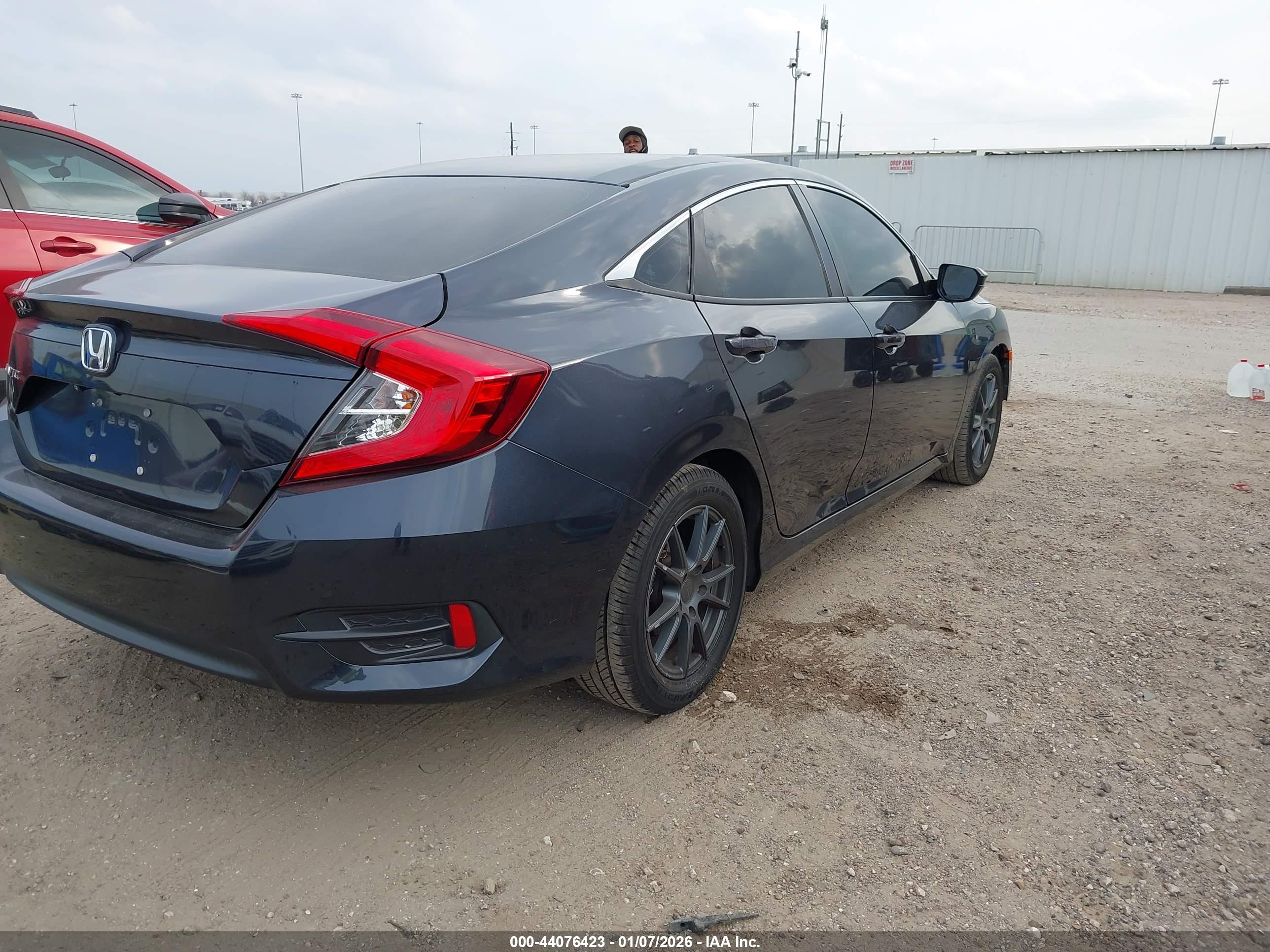 HONDA CIVIC image 4