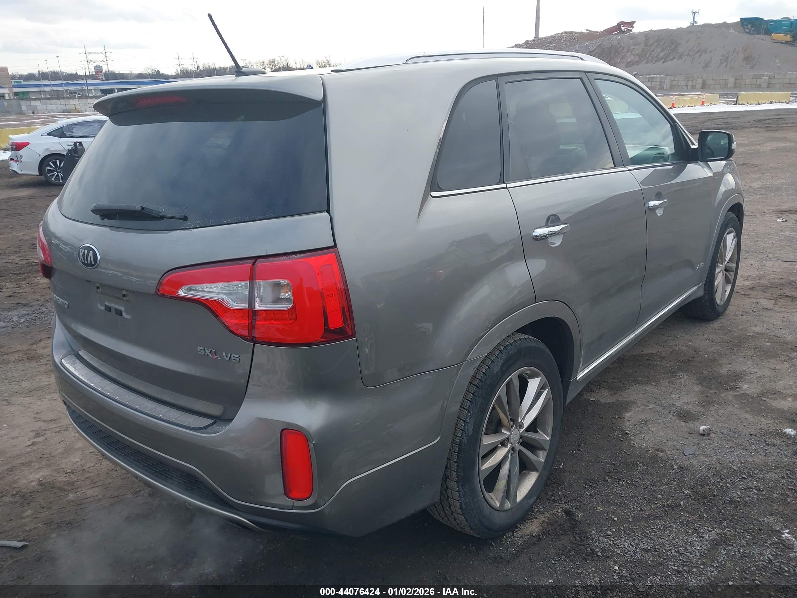 KIA SORENTO image 4