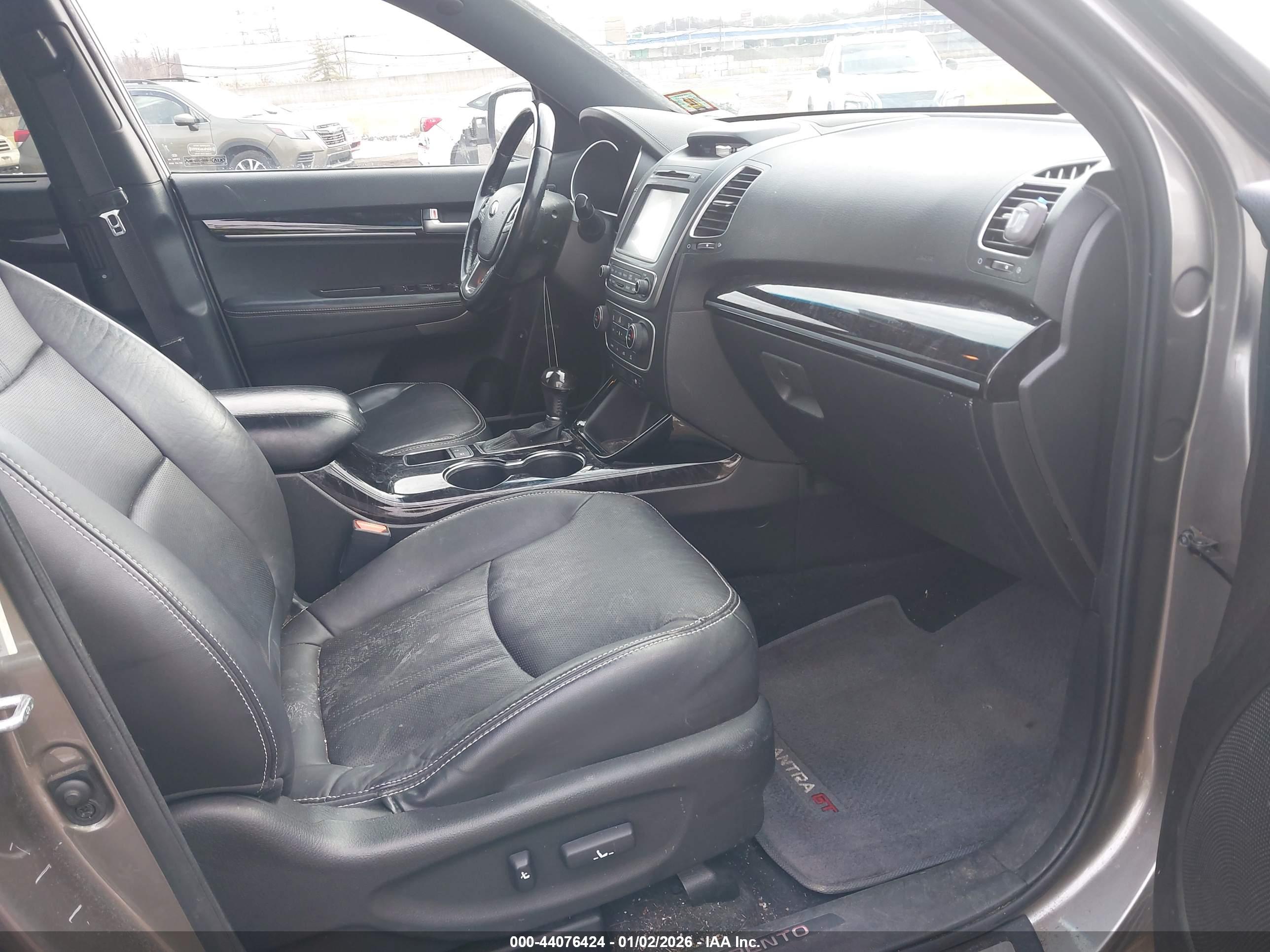 KIA SORENTO image 5