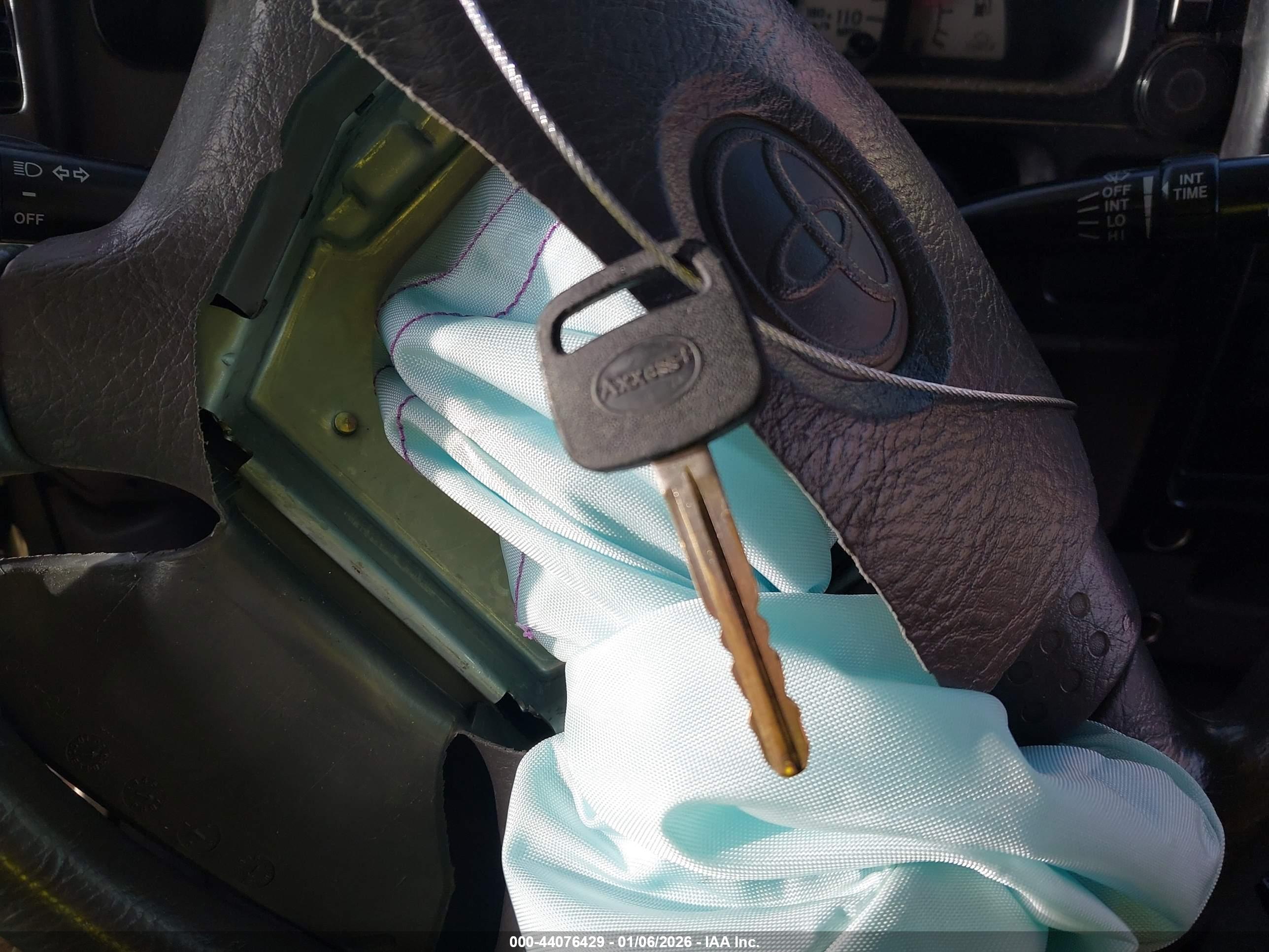 TOYOTA TACOMA image 11