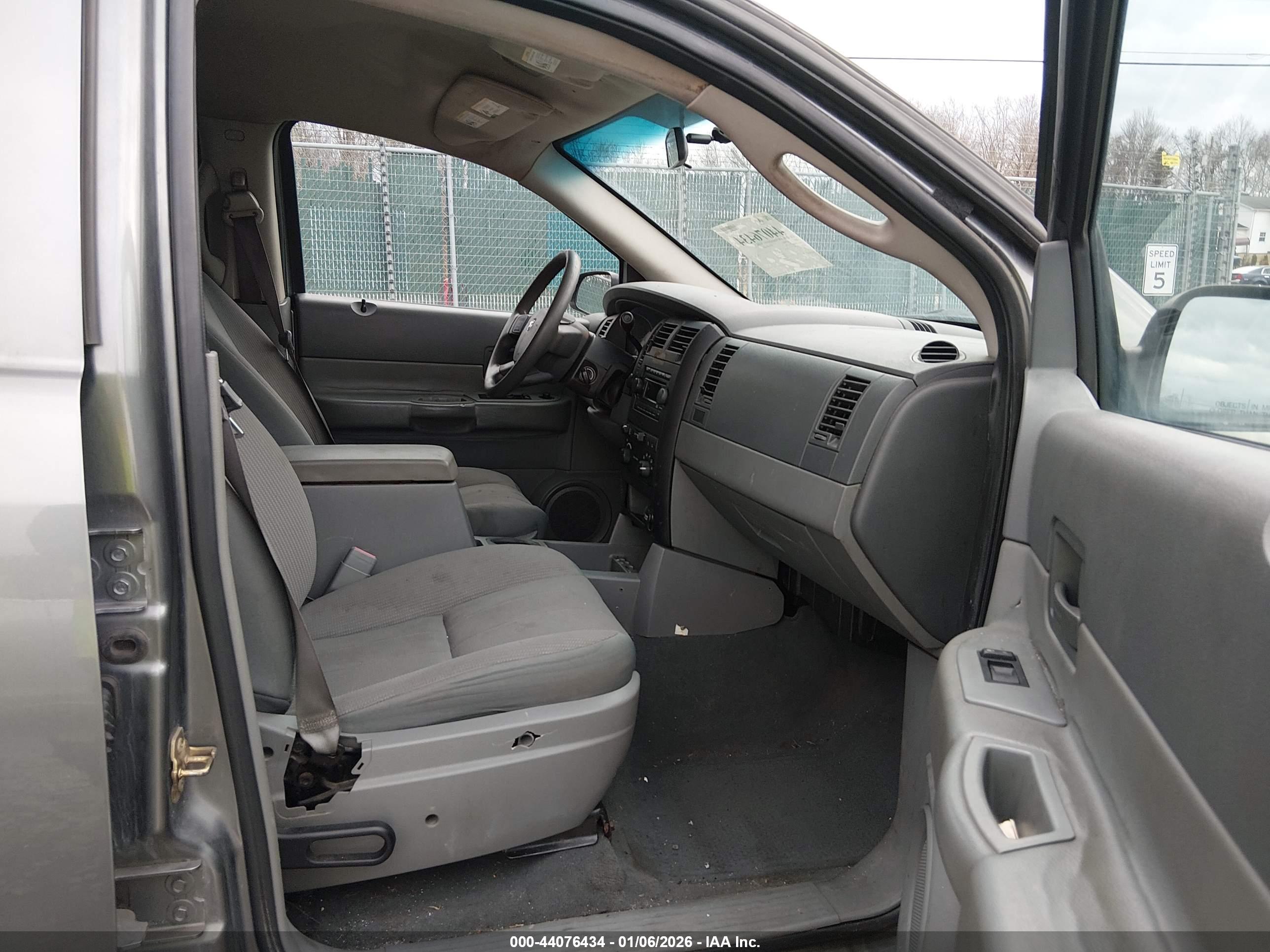 DODGE DURANGO image 5