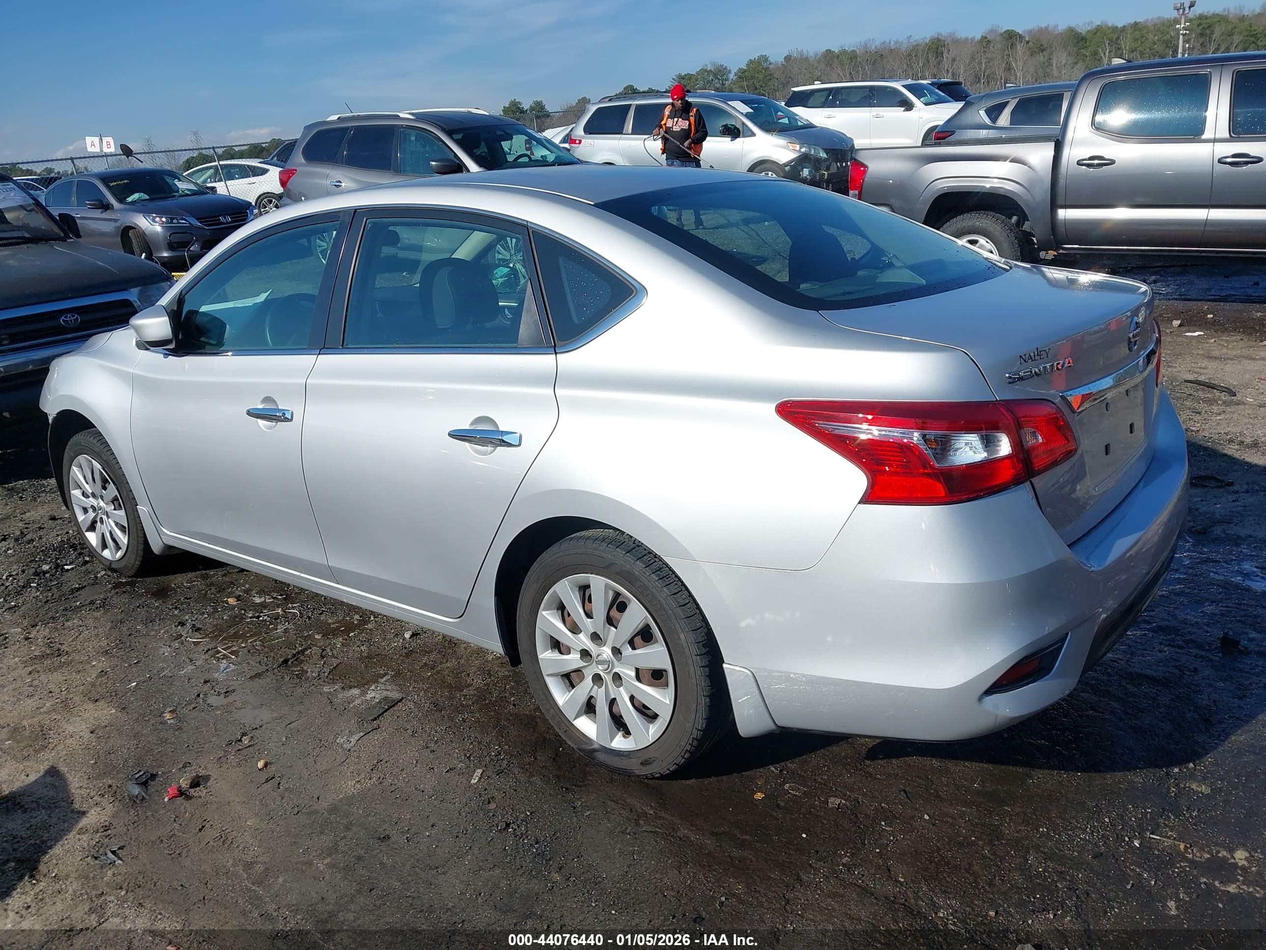 NISSAN SENTRA image 3