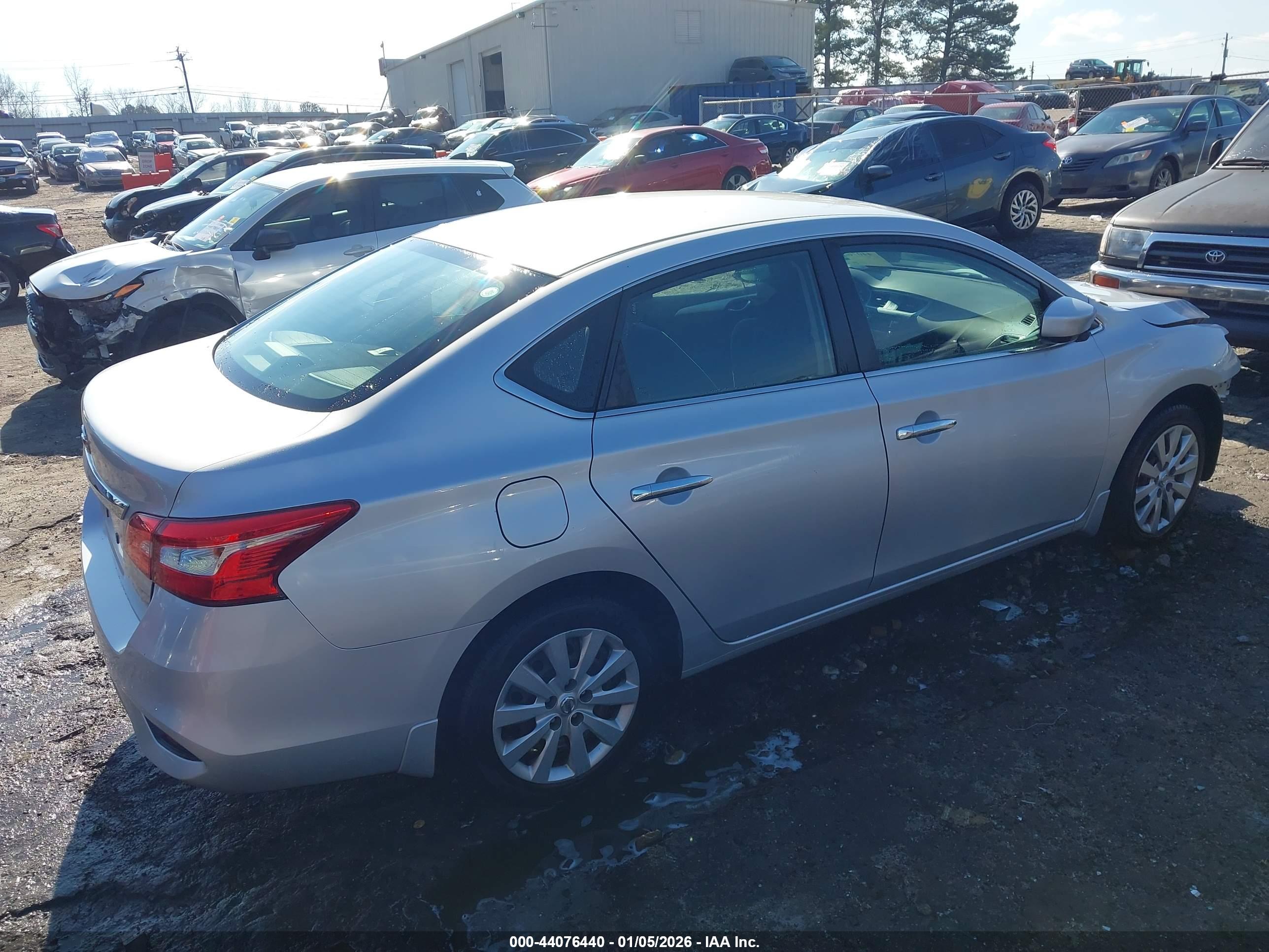 NISSAN SENTRA image 4