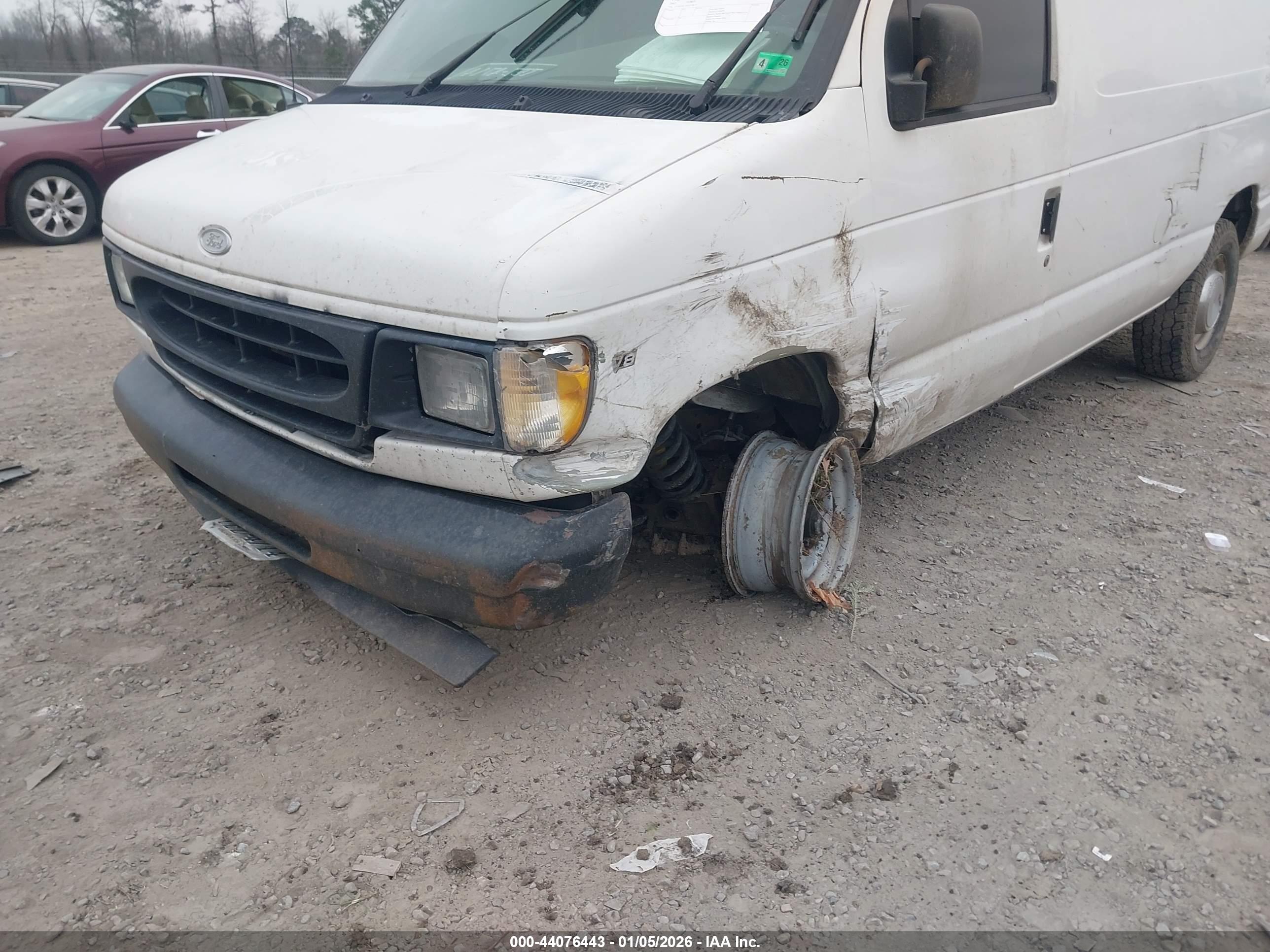 FORD E-250 image 6