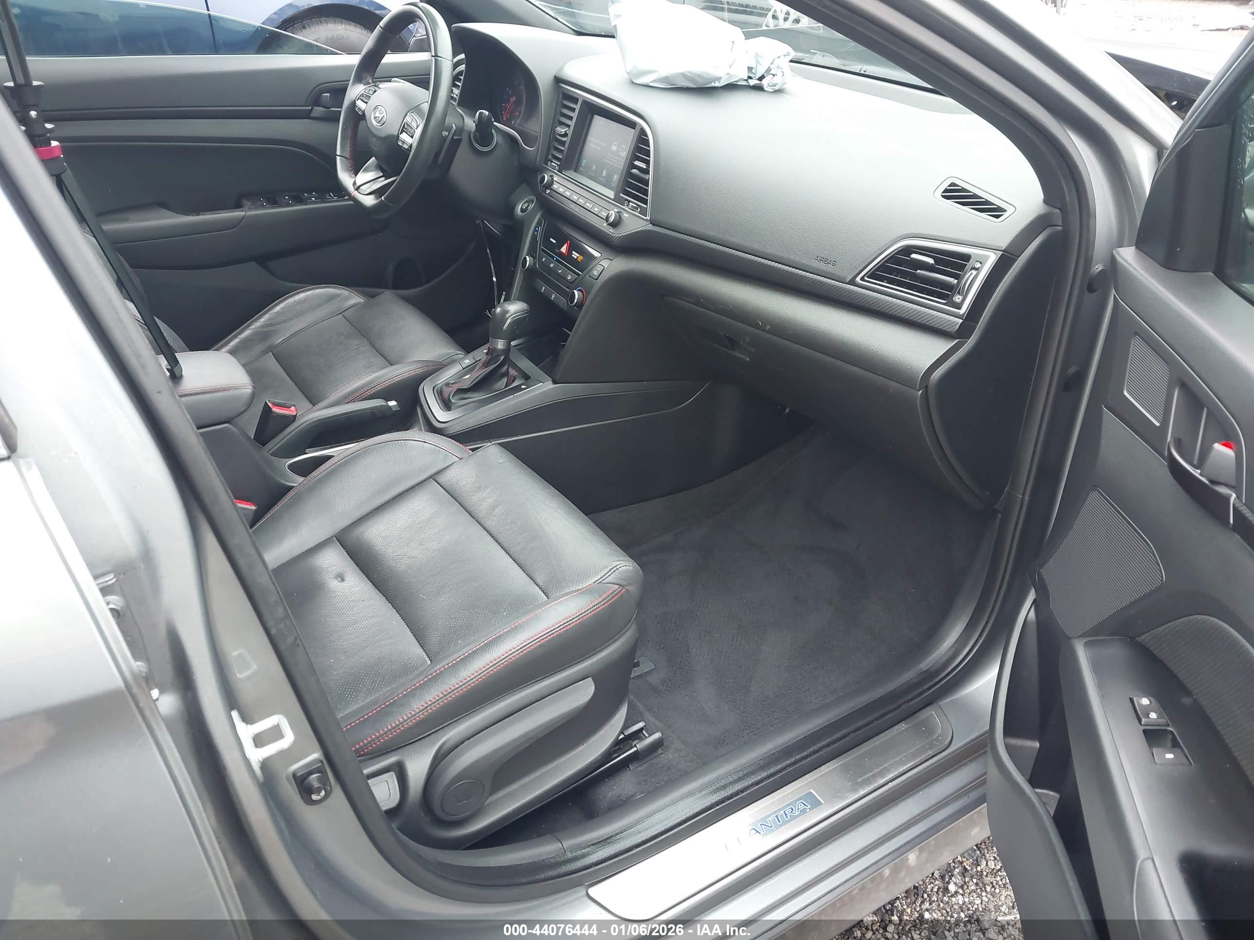 HYUNDAI ELANTRA image 5