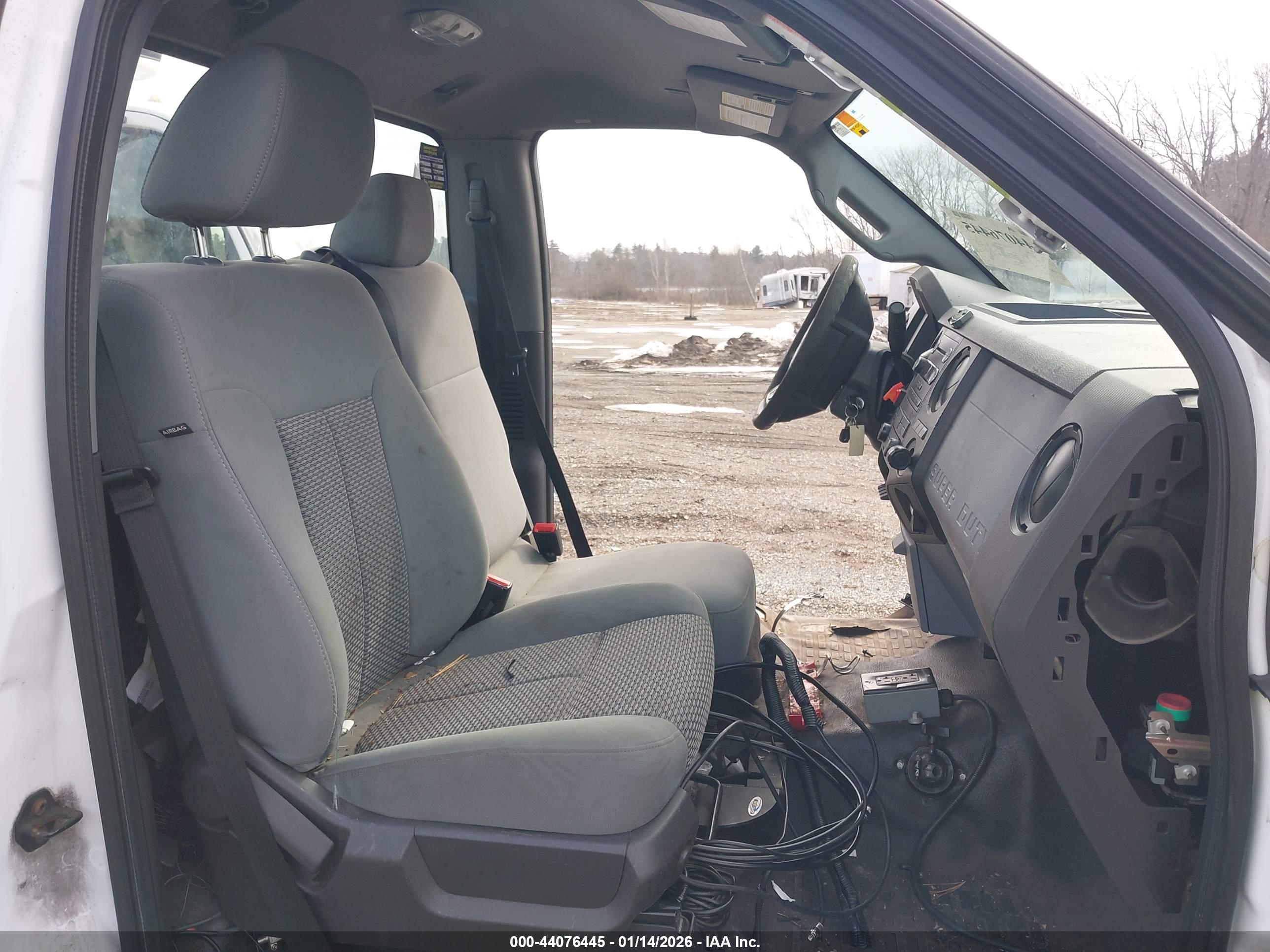 FORD F-450 image 8
