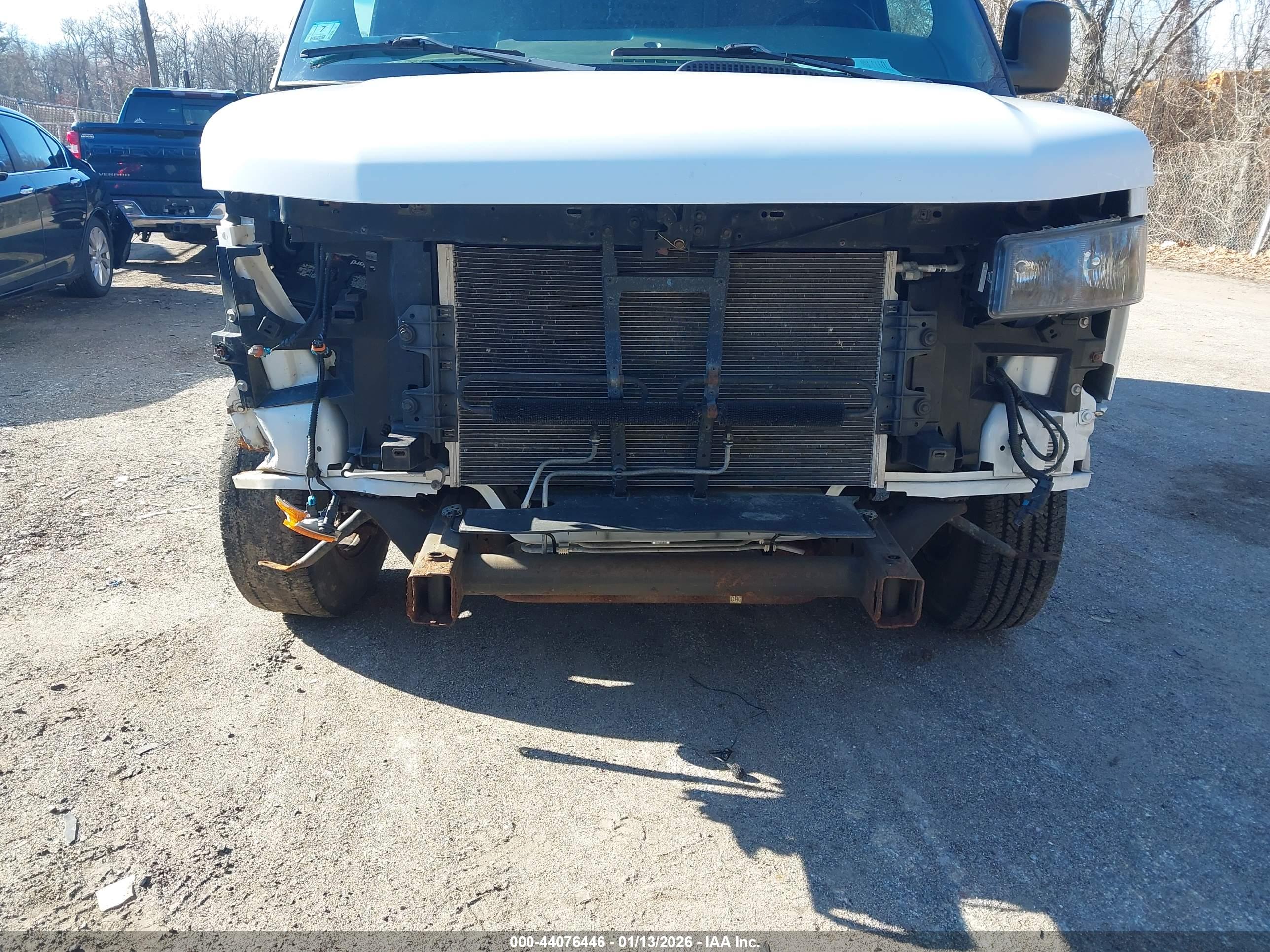 GMC SAVANA image 6