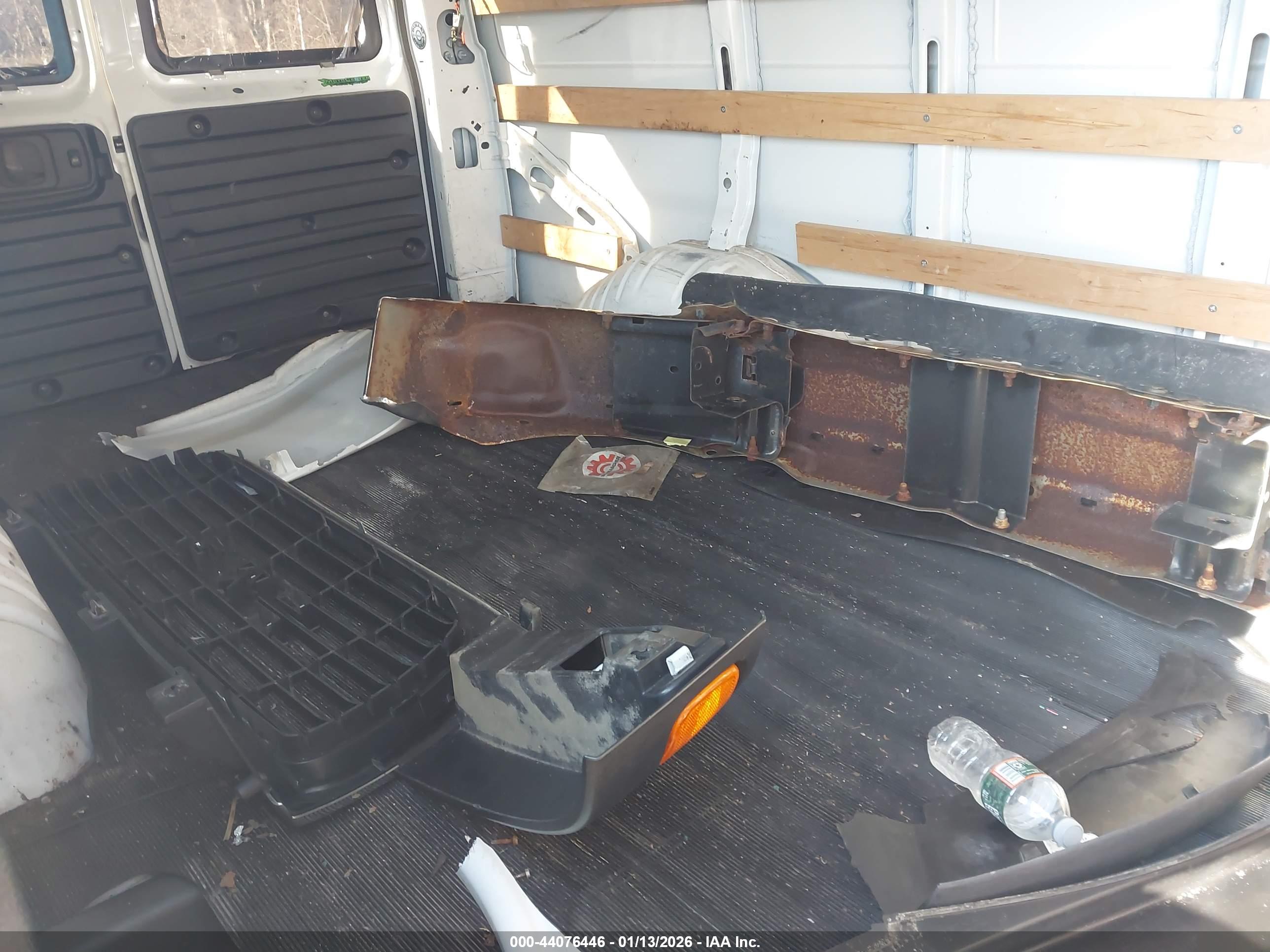 GMC SAVANA image 8