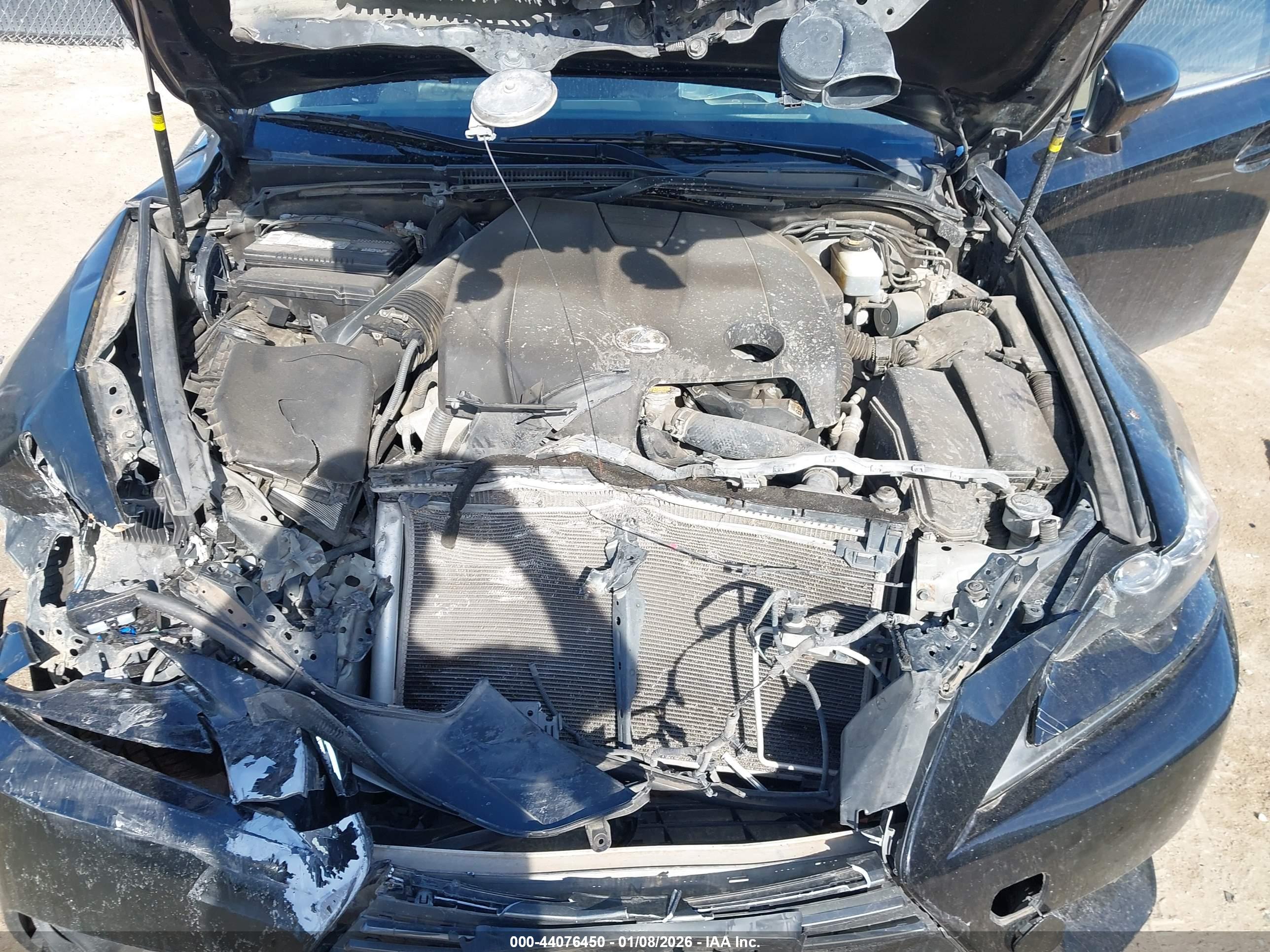 LEXUS IS image 10
