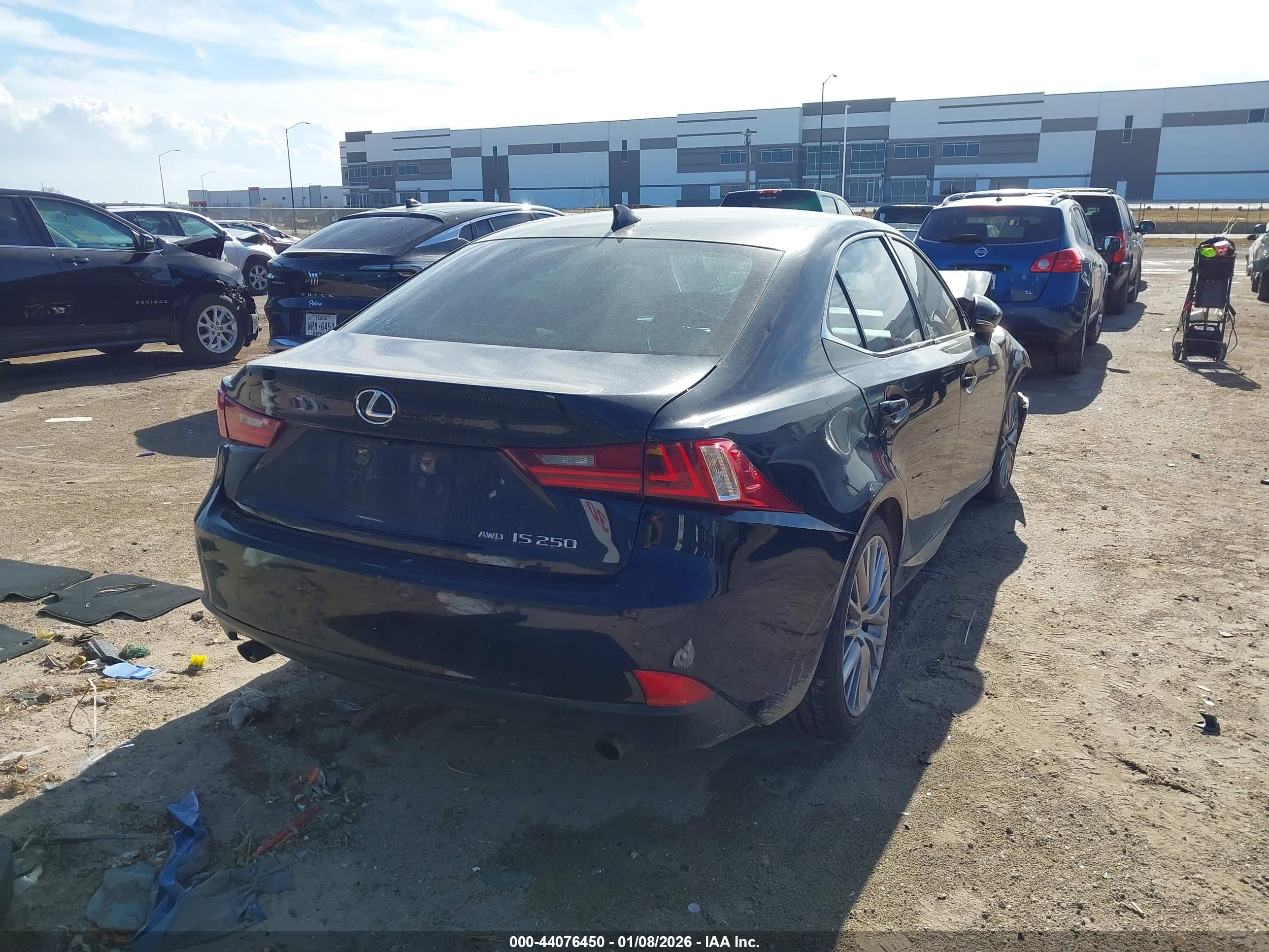 LEXUS IS image 4