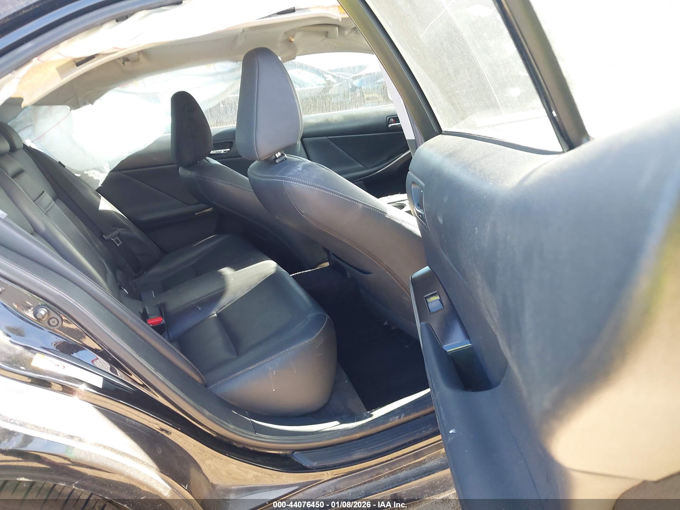 LEXUS IS image 8