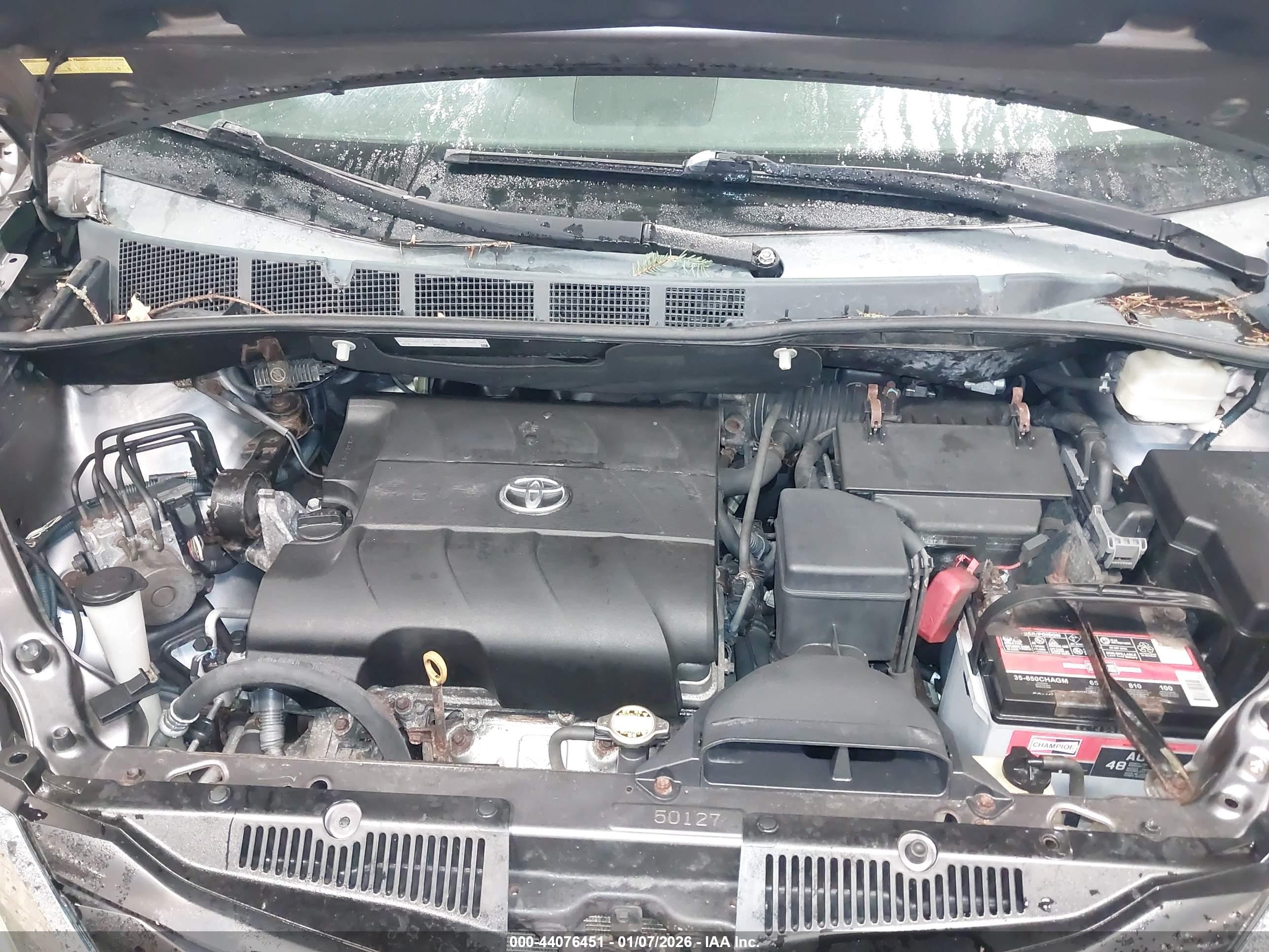 TOYOTA SIENNA image 10