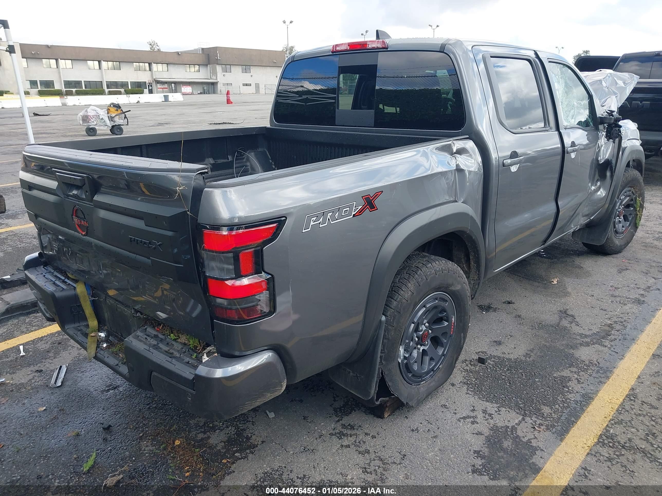 NISSAN FRONTIER image 4