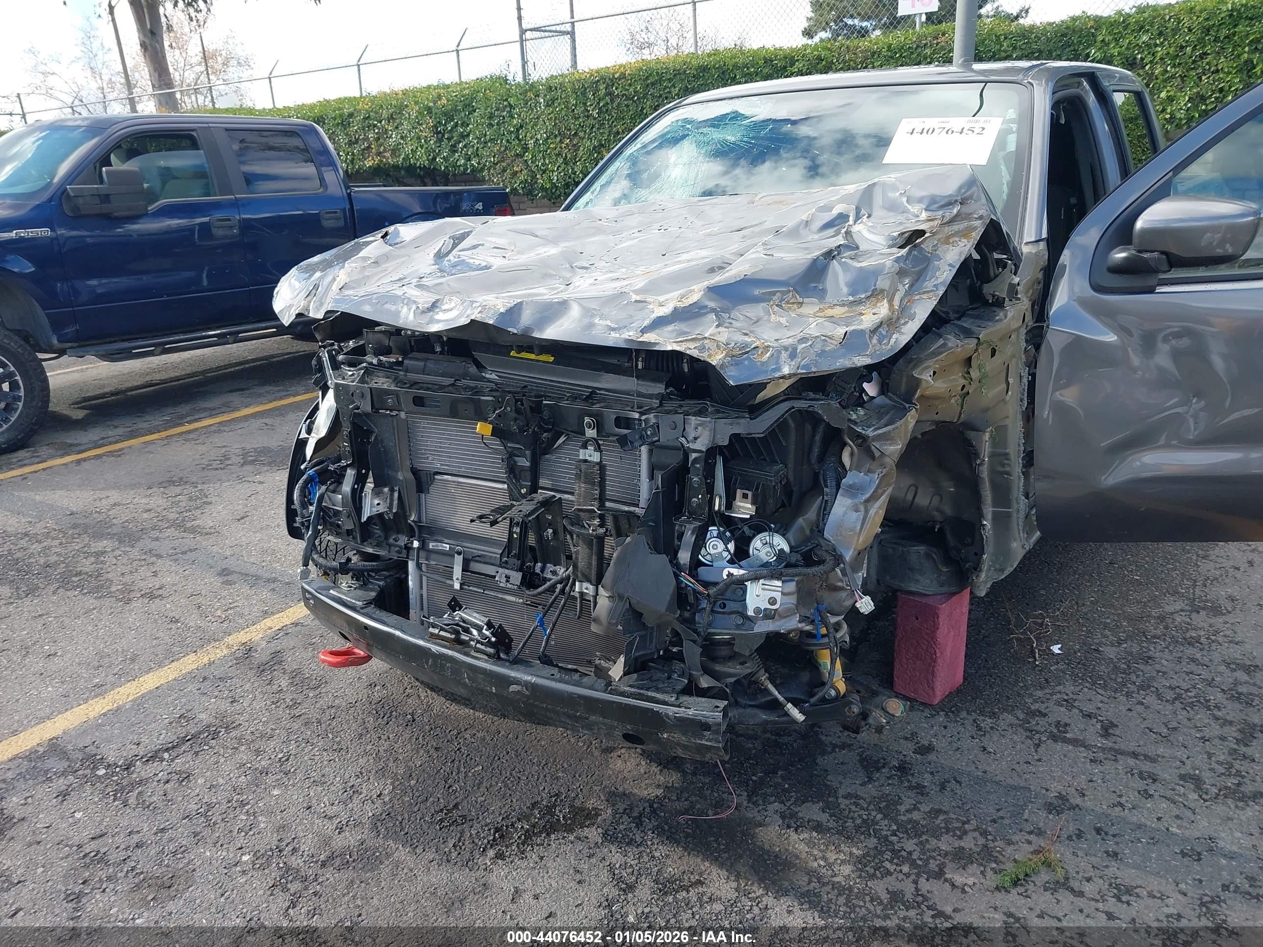 NISSAN FRONTIER image 6