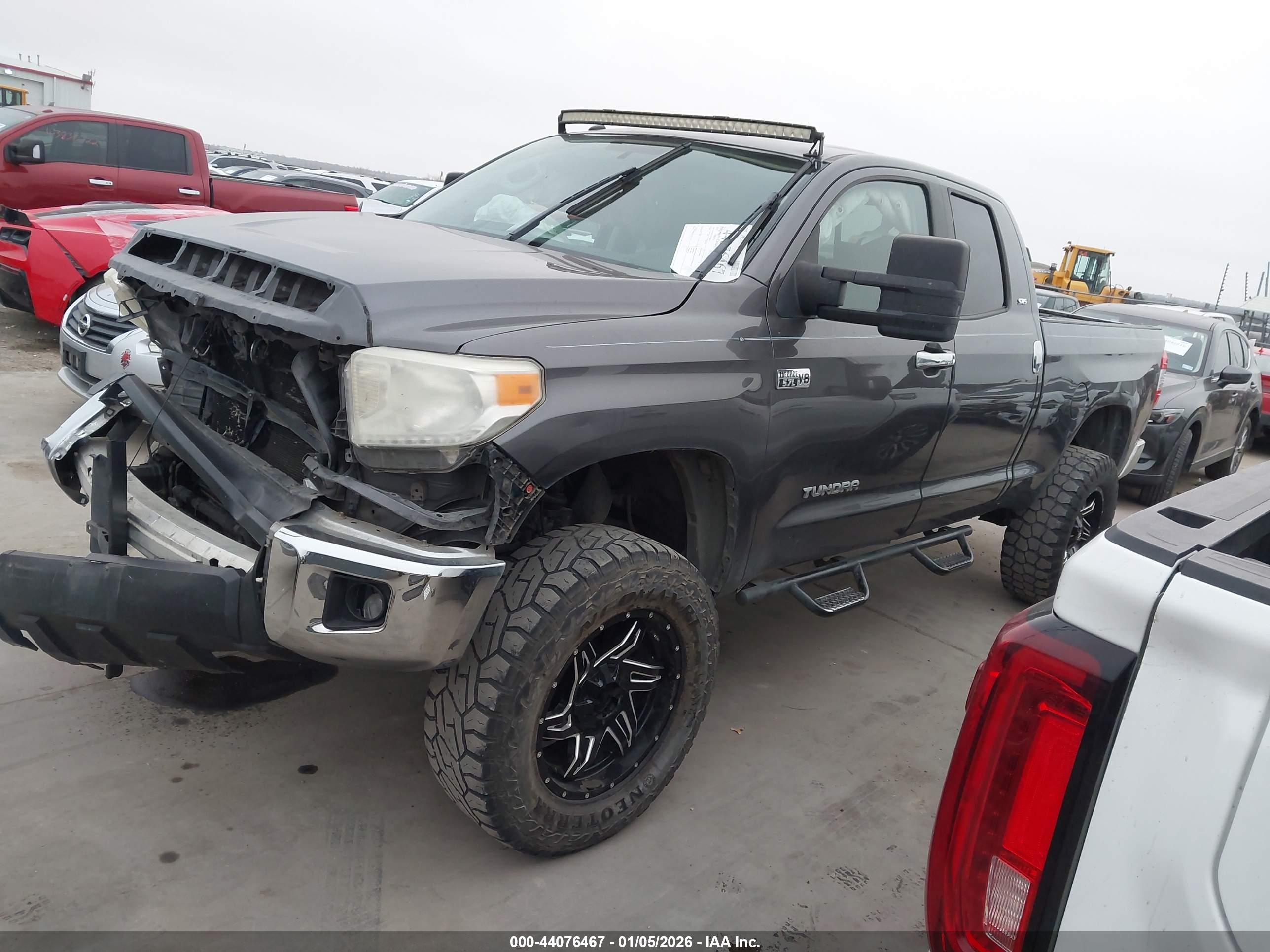 TOYOTA TUNDRA image 2