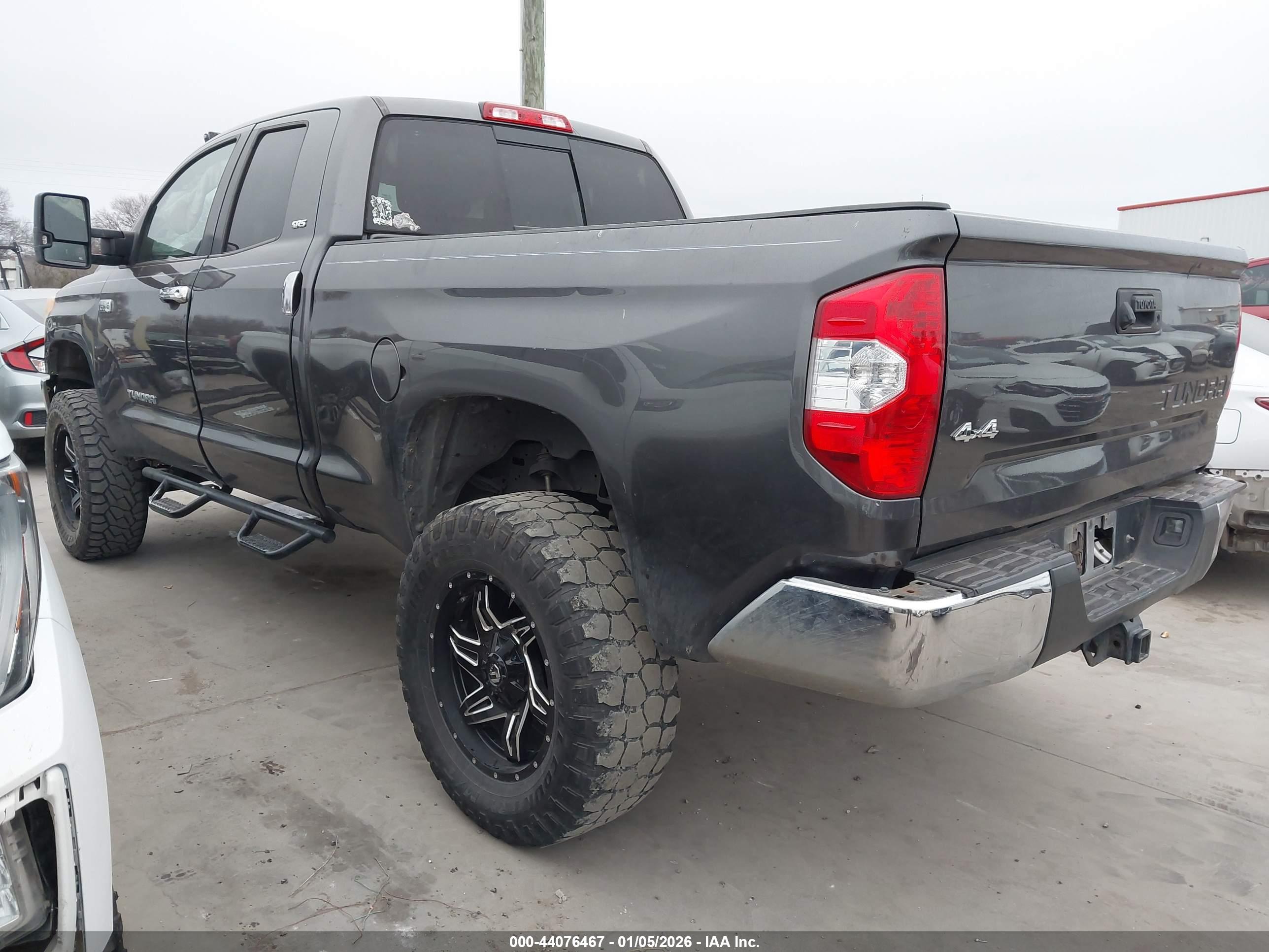 TOYOTA TUNDRA image 3