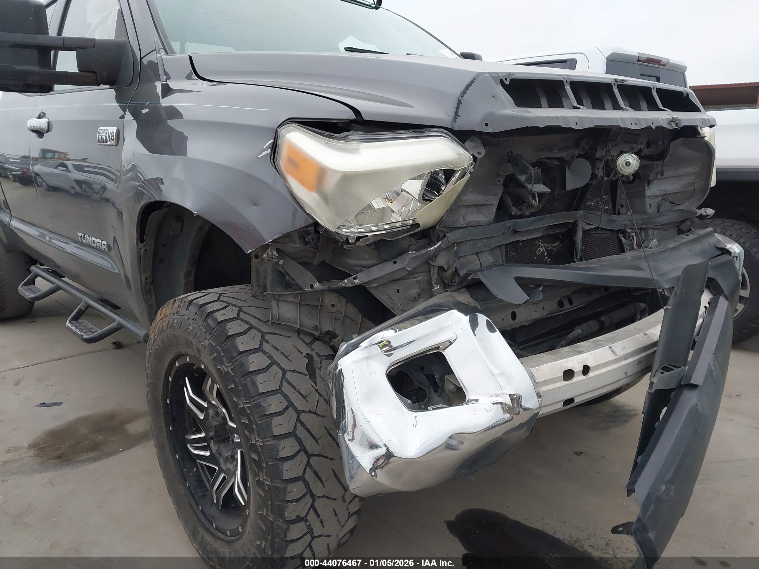 TOYOTA TUNDRA image 6