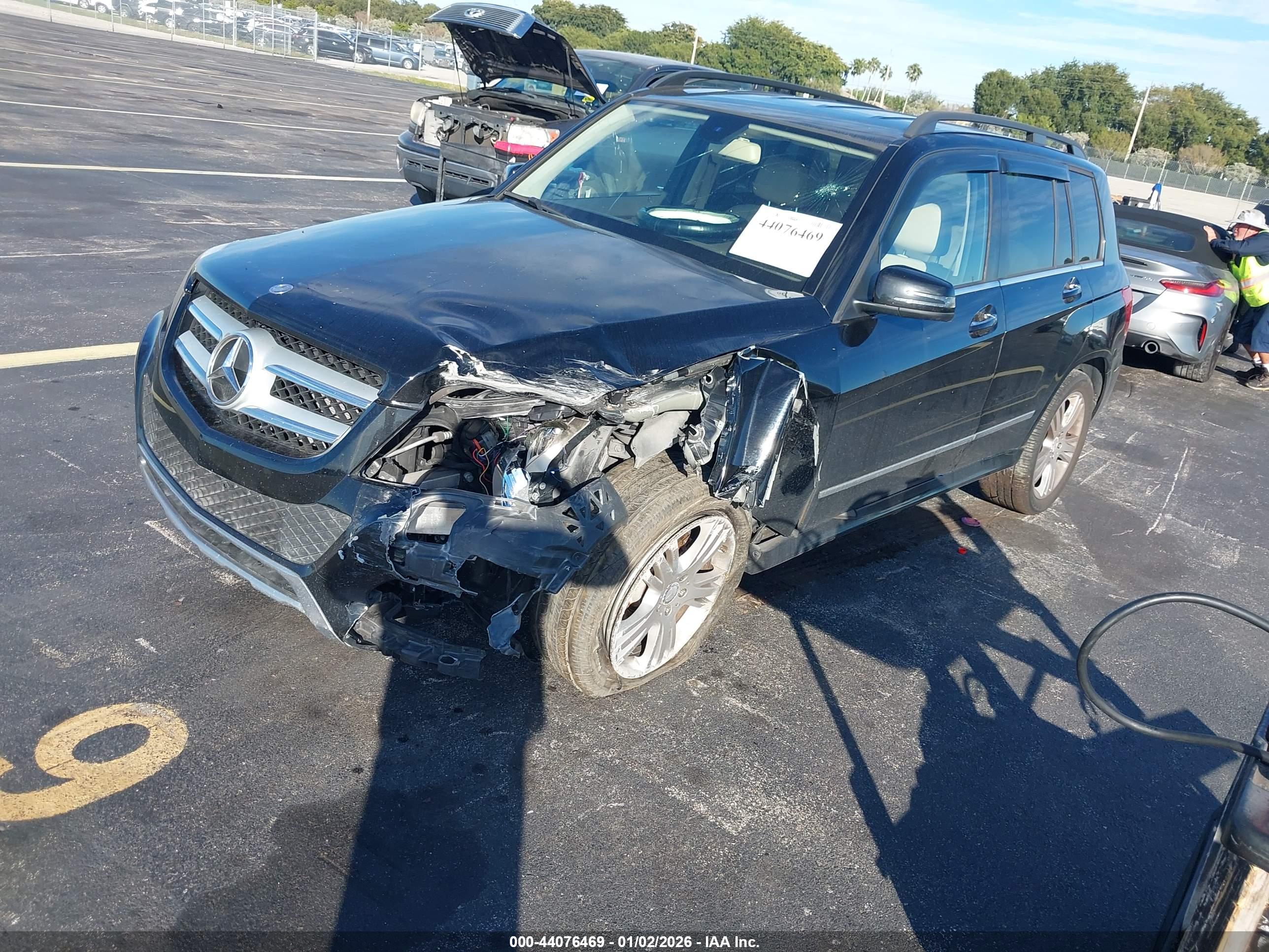 MERCEDES-BENZ GLK image 2