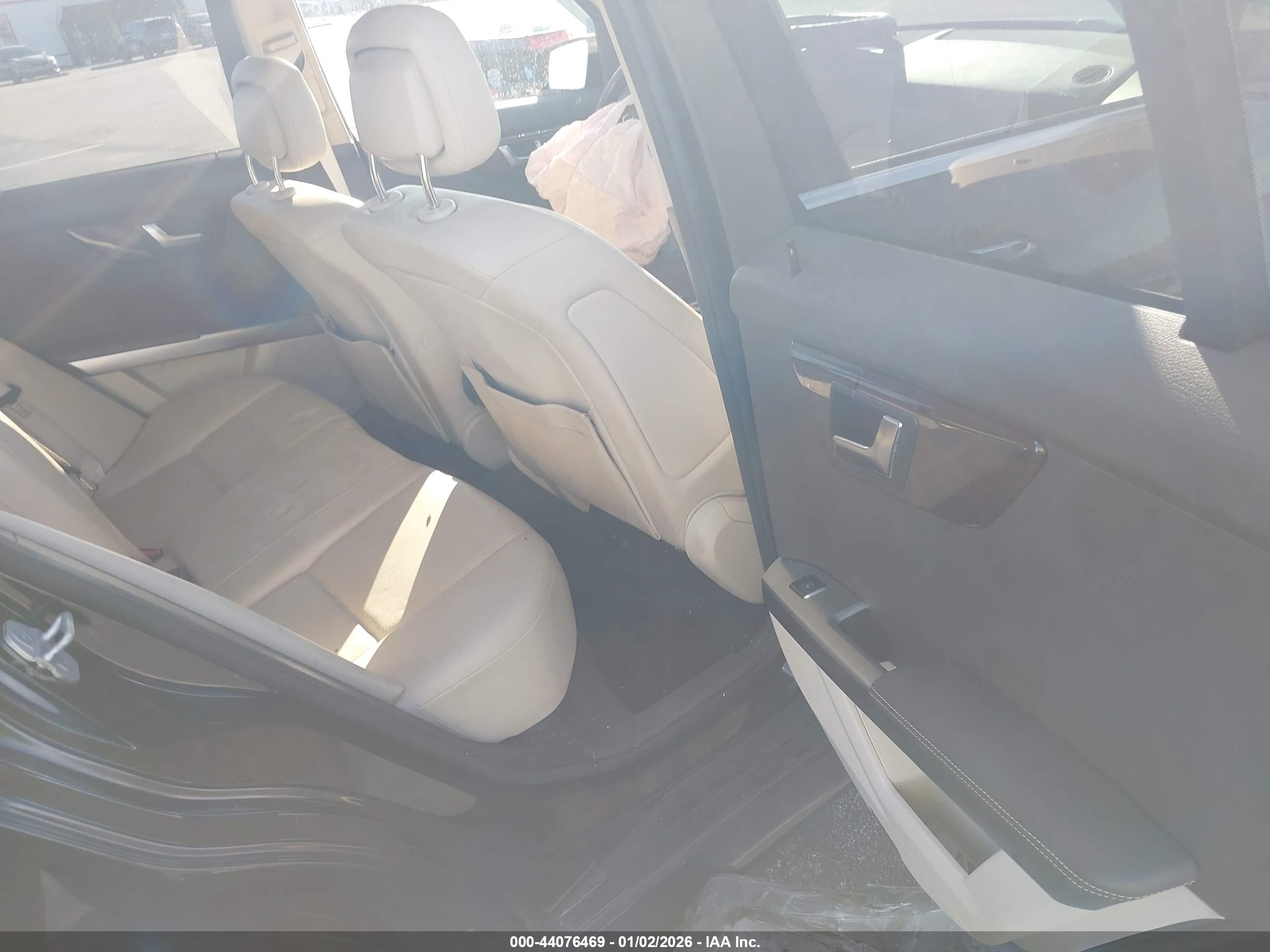 MERCEDES-BENZ GLK image 8