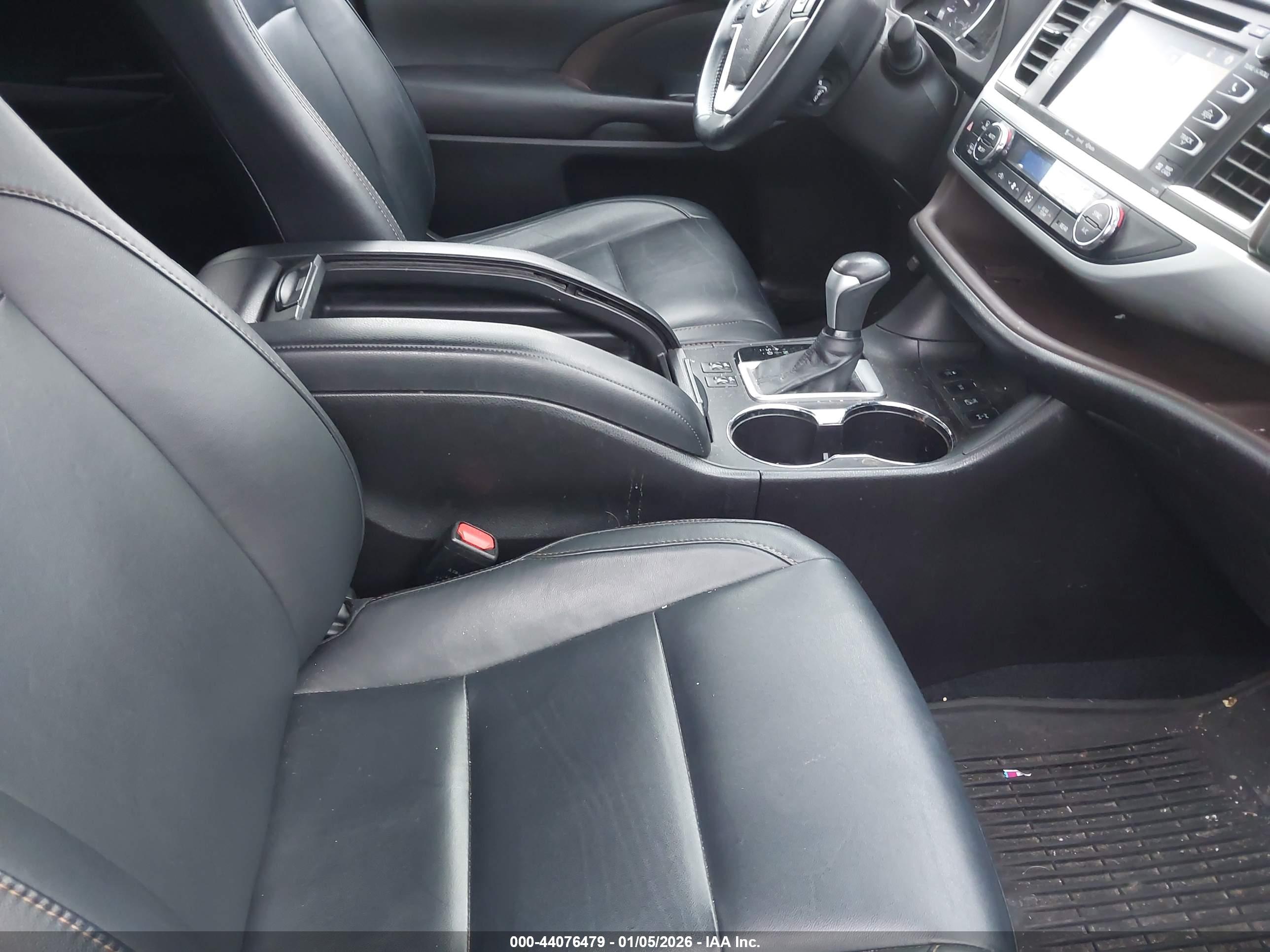 TOYOTA HIGHLANDER image 5