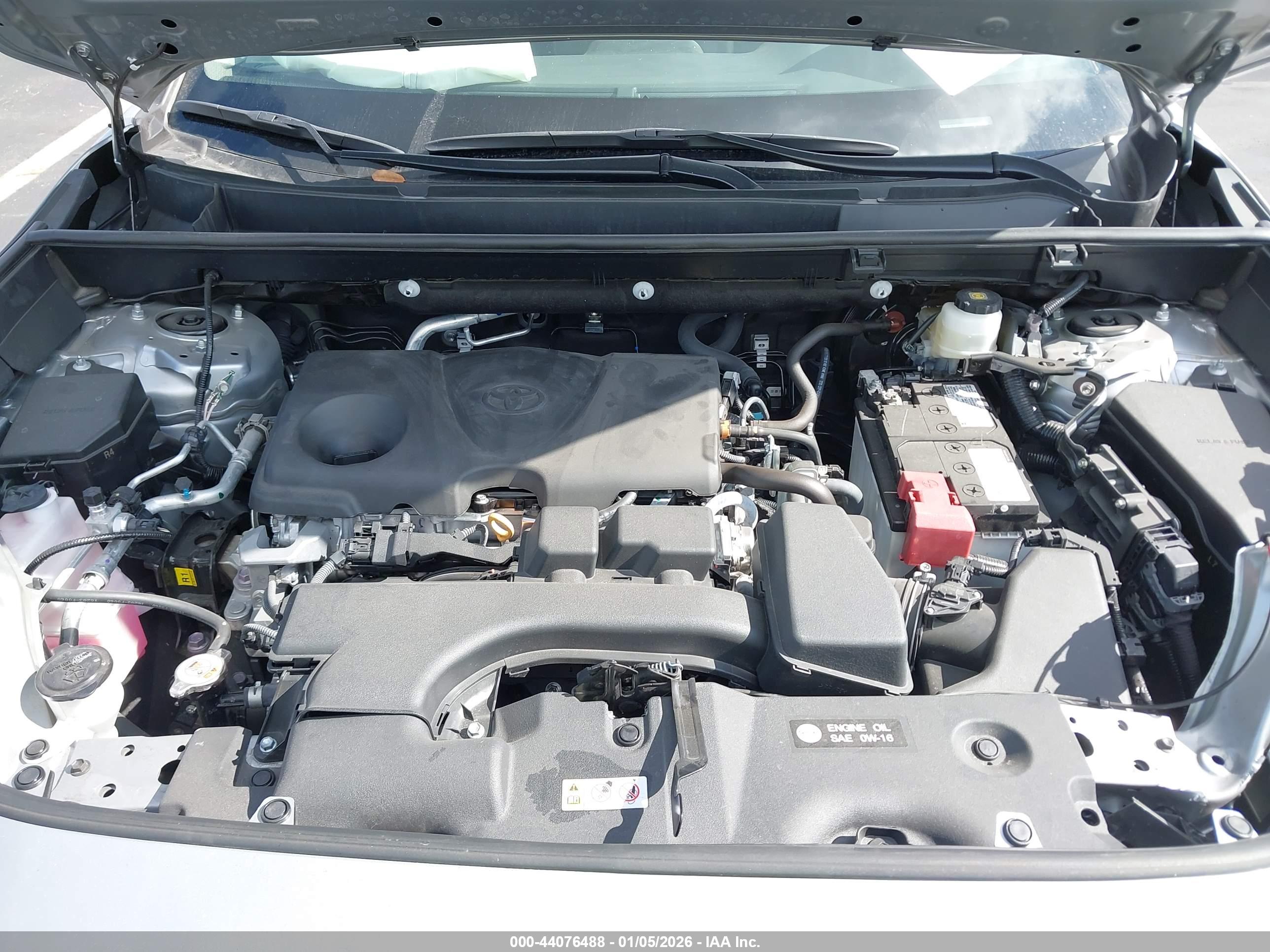 TOYOTA RAV4 image 10