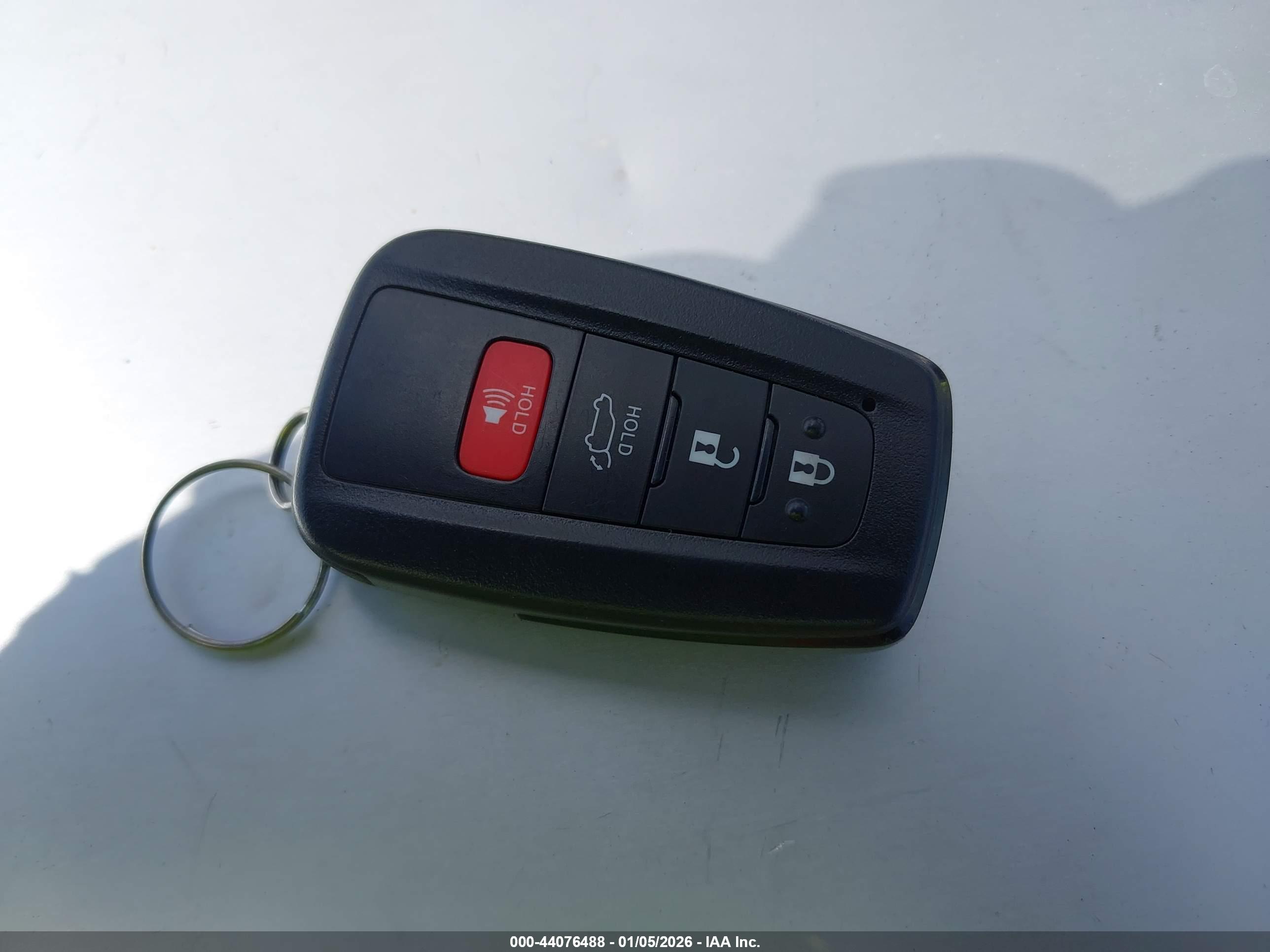 TOYOTA RAV4 image 11