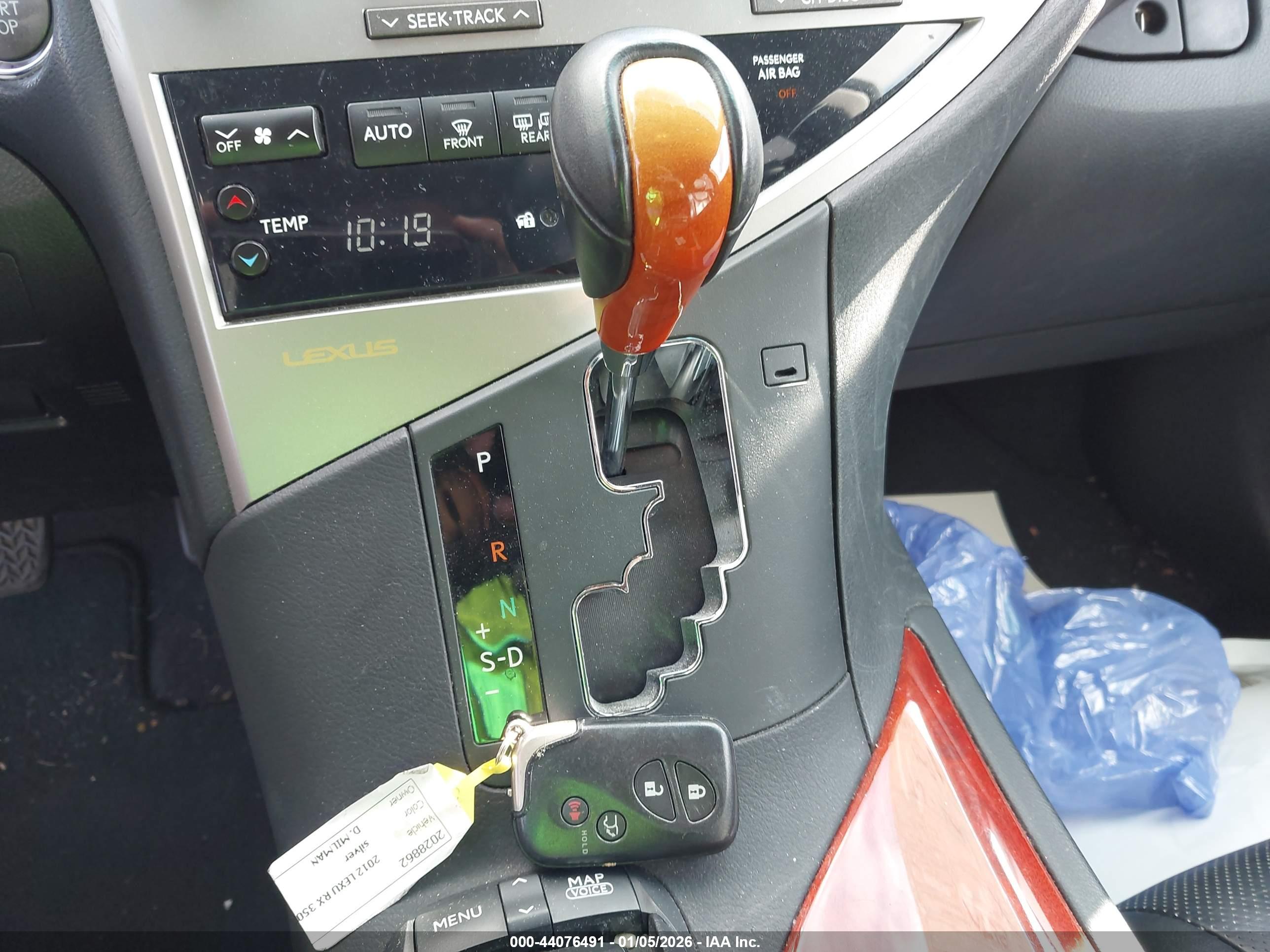 LEXUS RX image 11