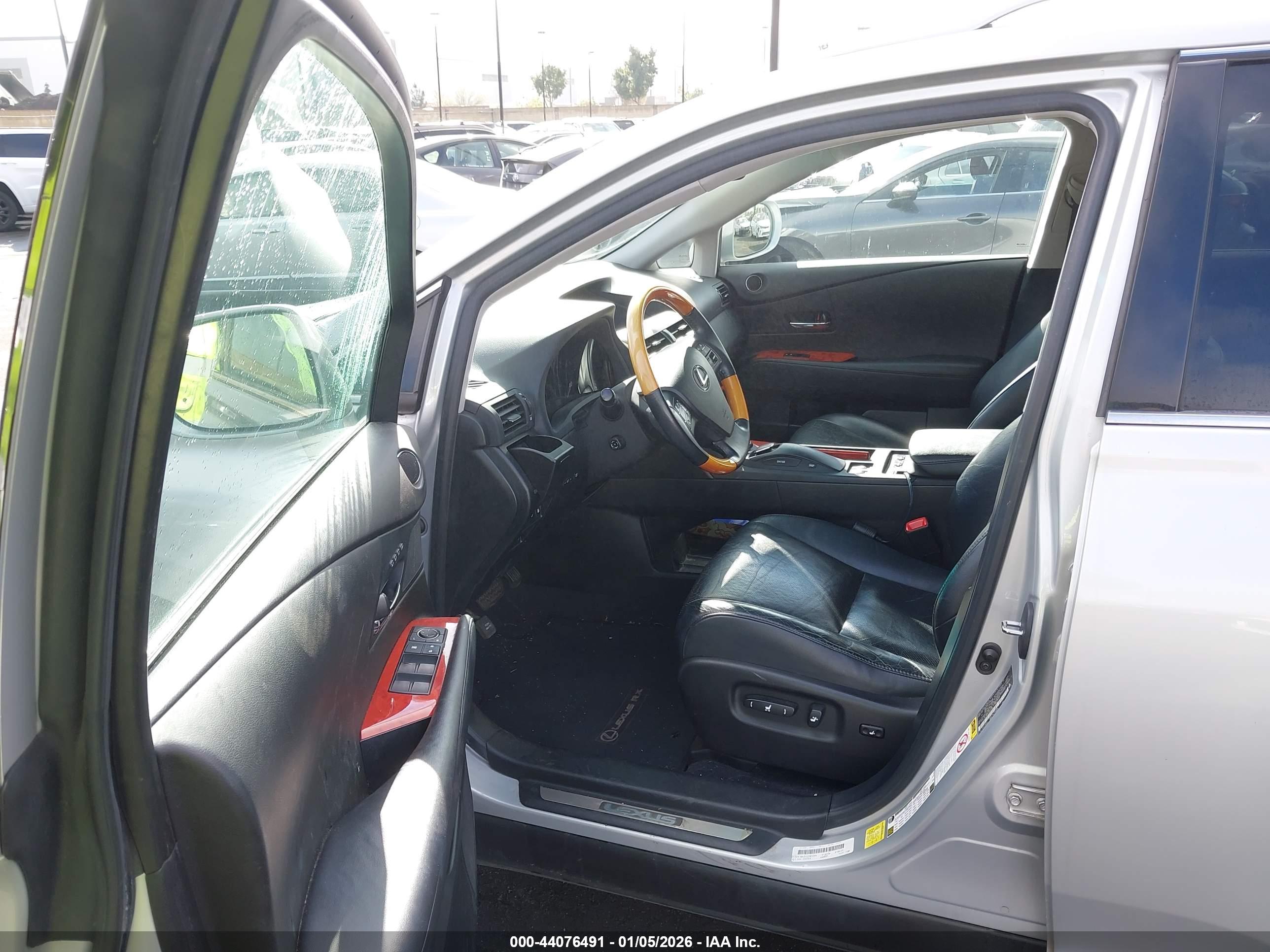 LEXUS RX image 5