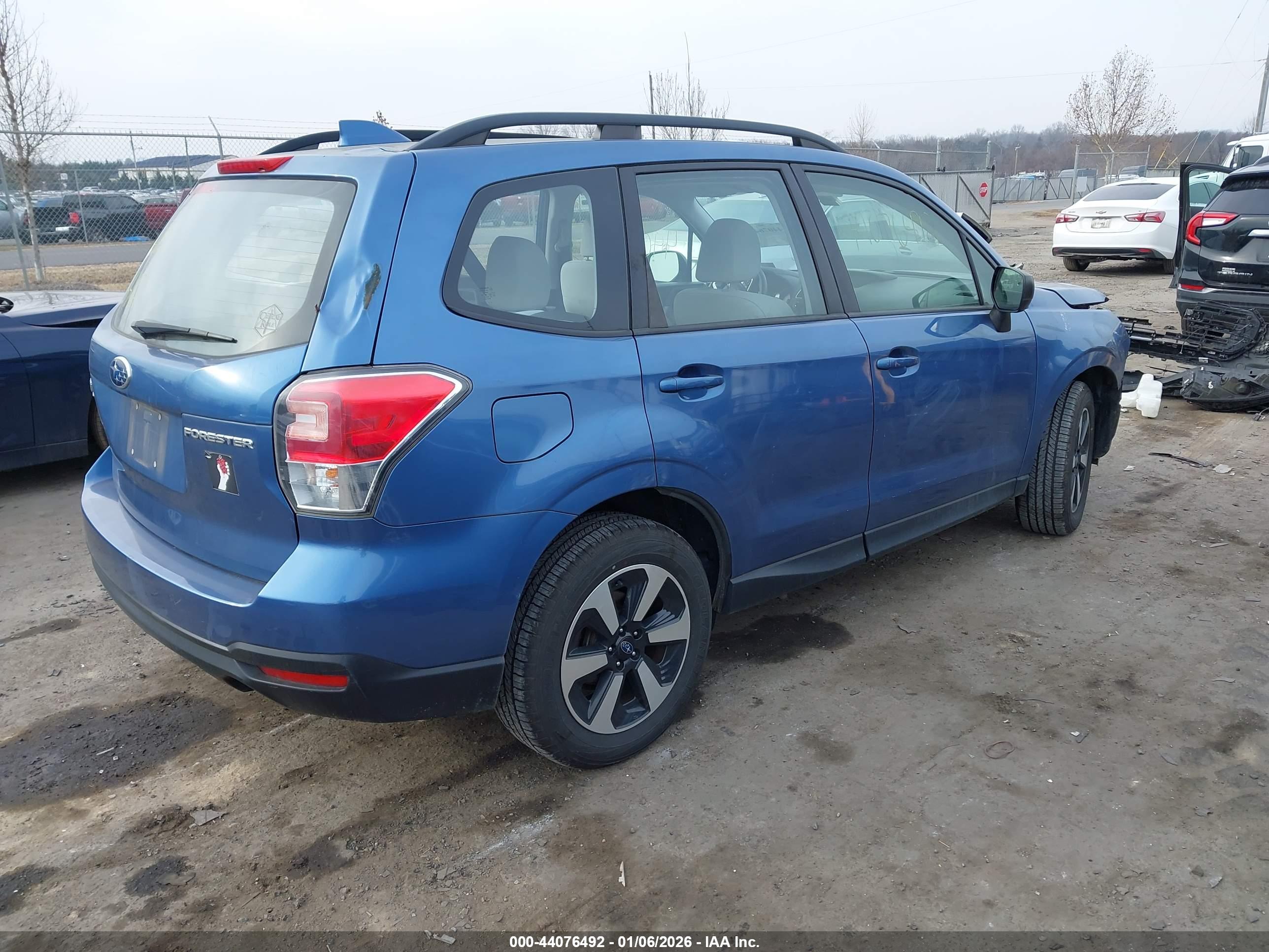 SUBARU FORESTER image 4
