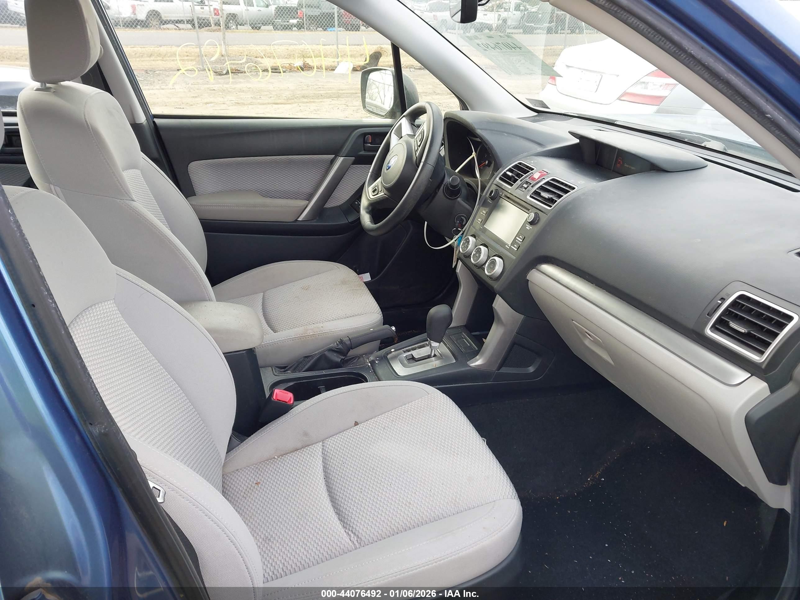 SUBARU FORESTER image 5