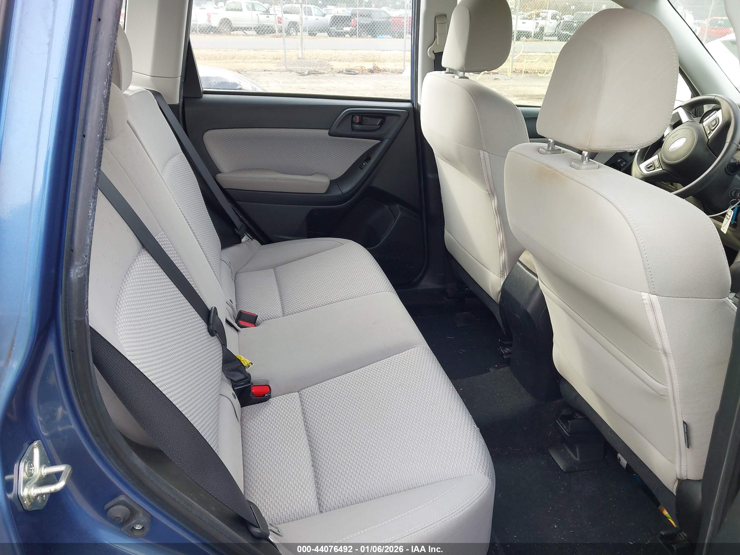 SUBARU FORESTER image 8