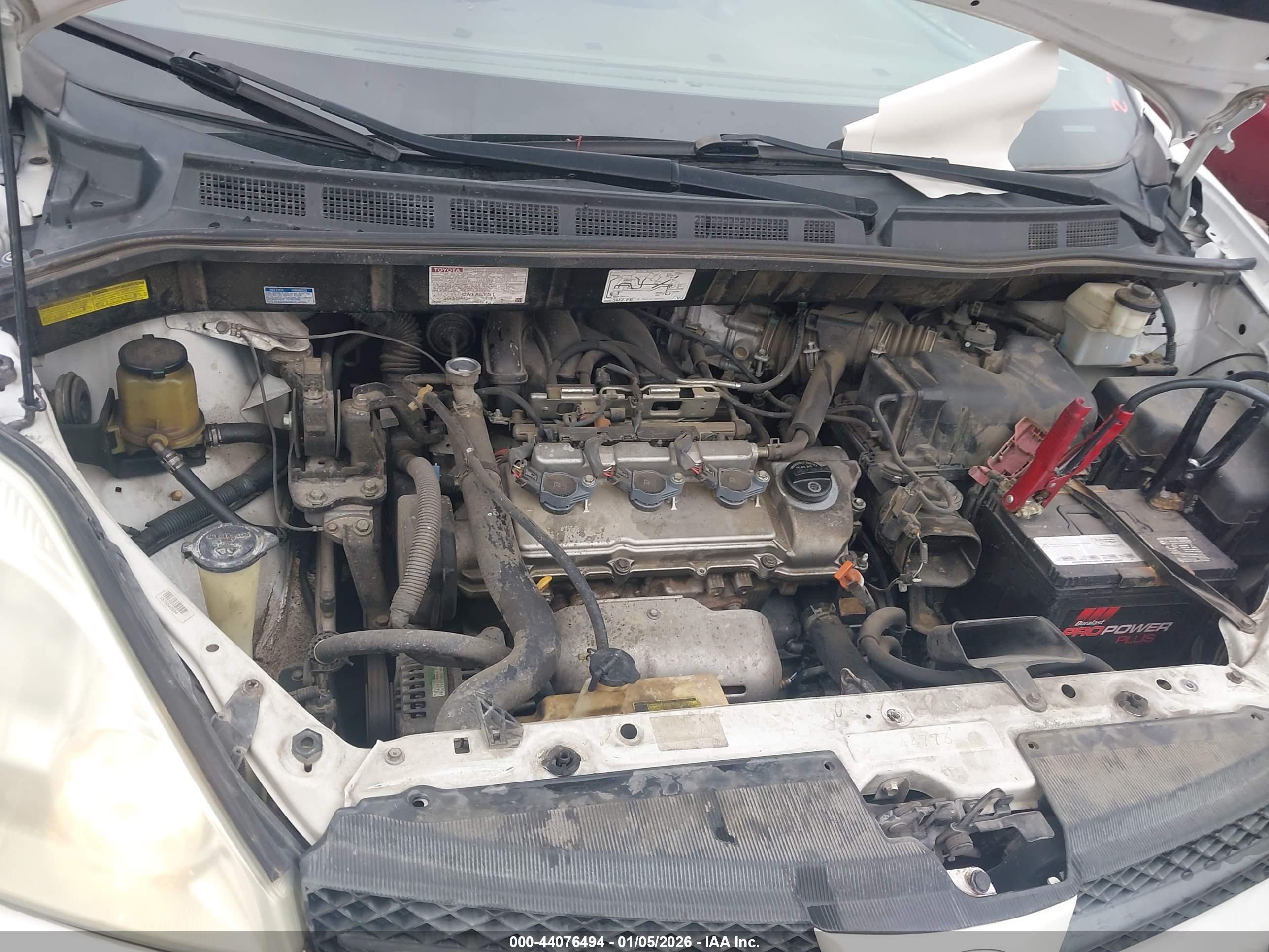 TOYOTA SIENNA image 10