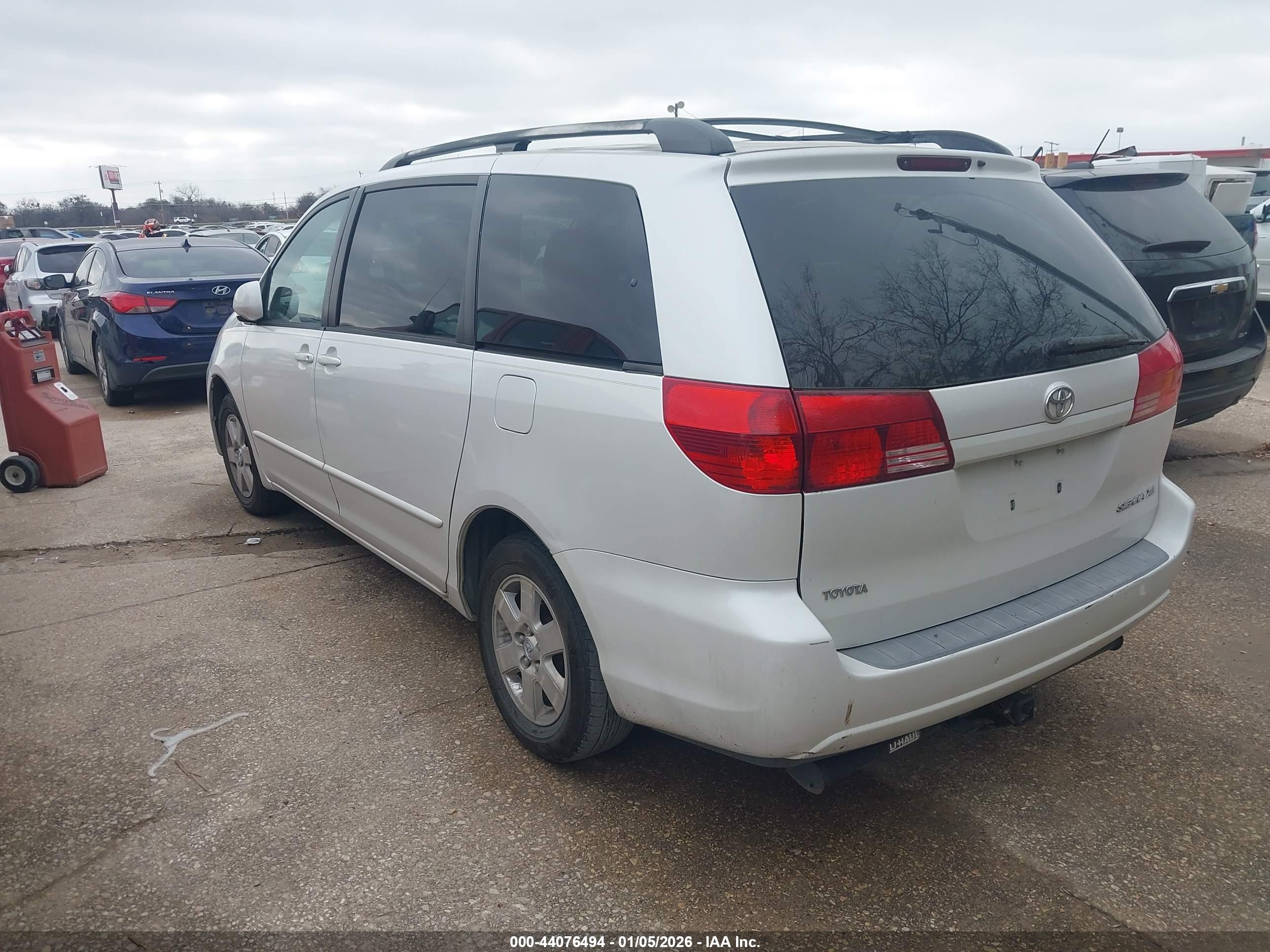 TOYOTA SIENNA image 3