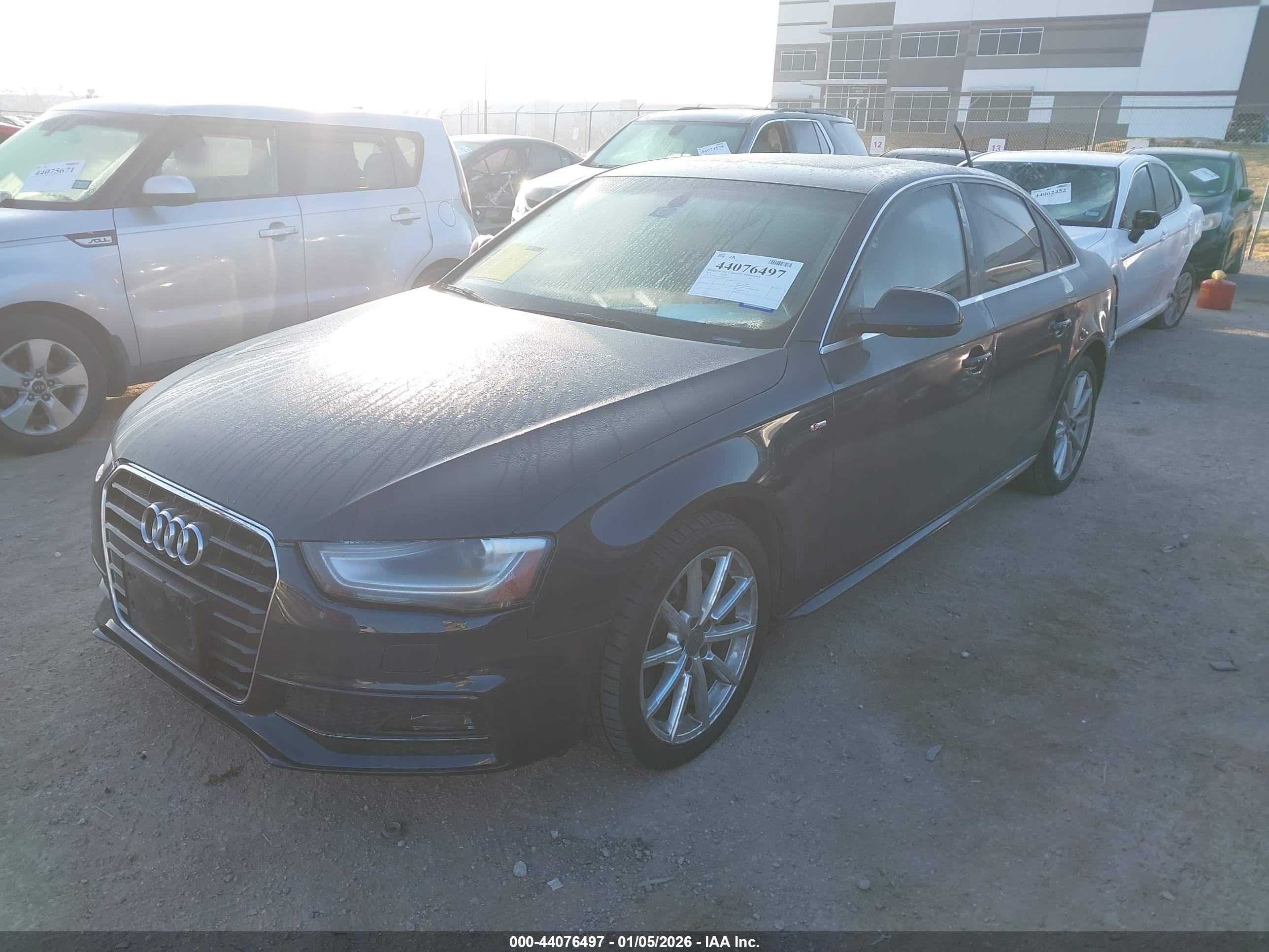 AUDI A4 image 2