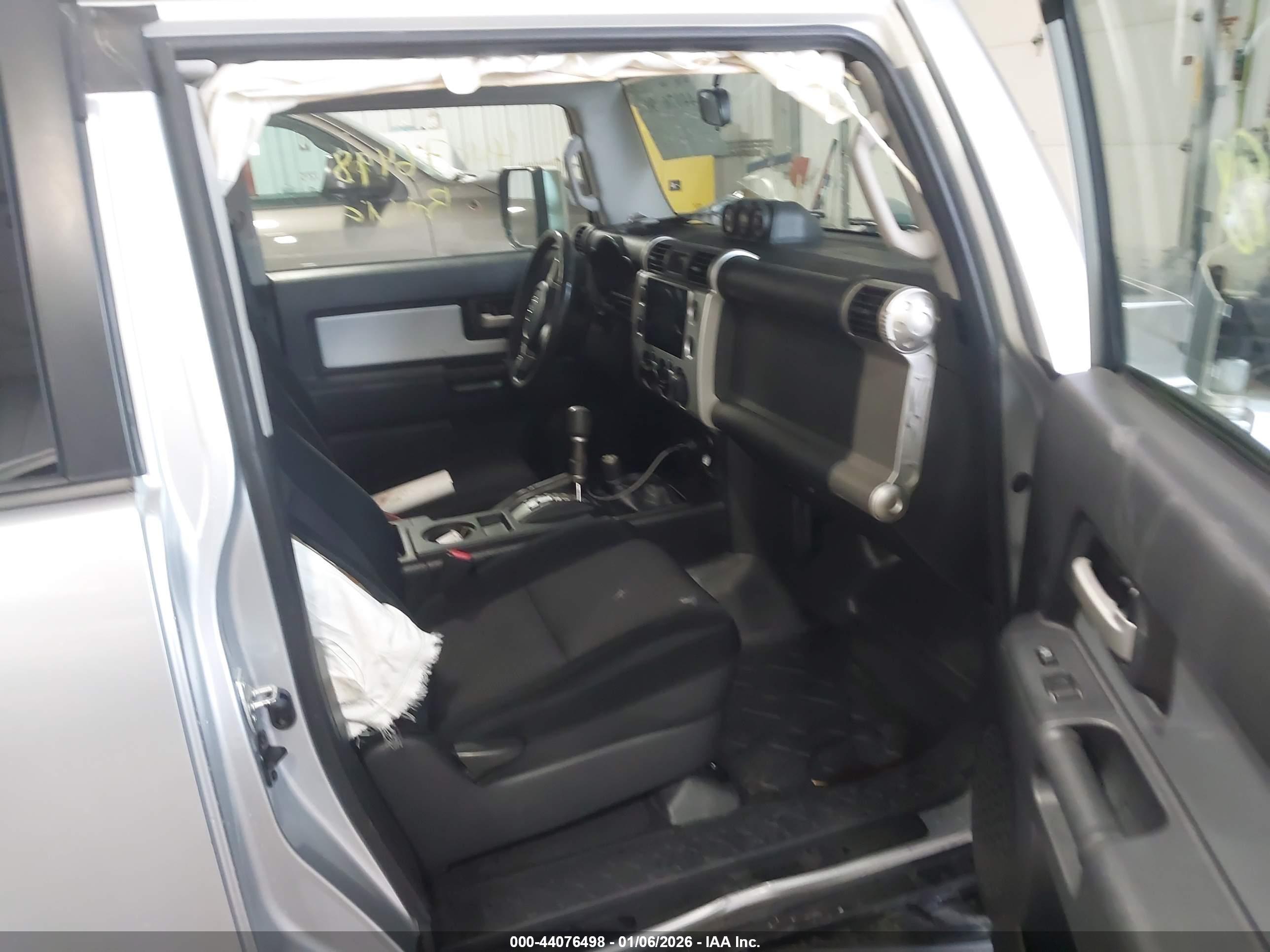 TOYOTA FJ image 5