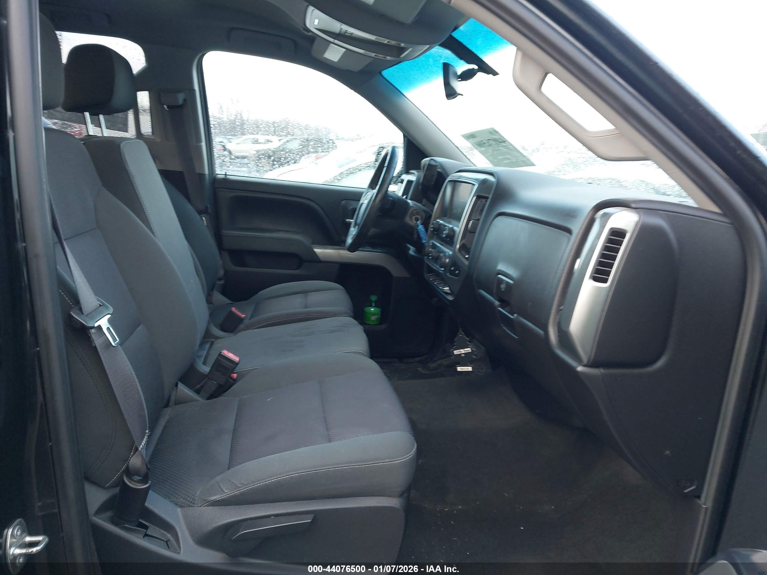 CHEVROLET SILVERADO image 5