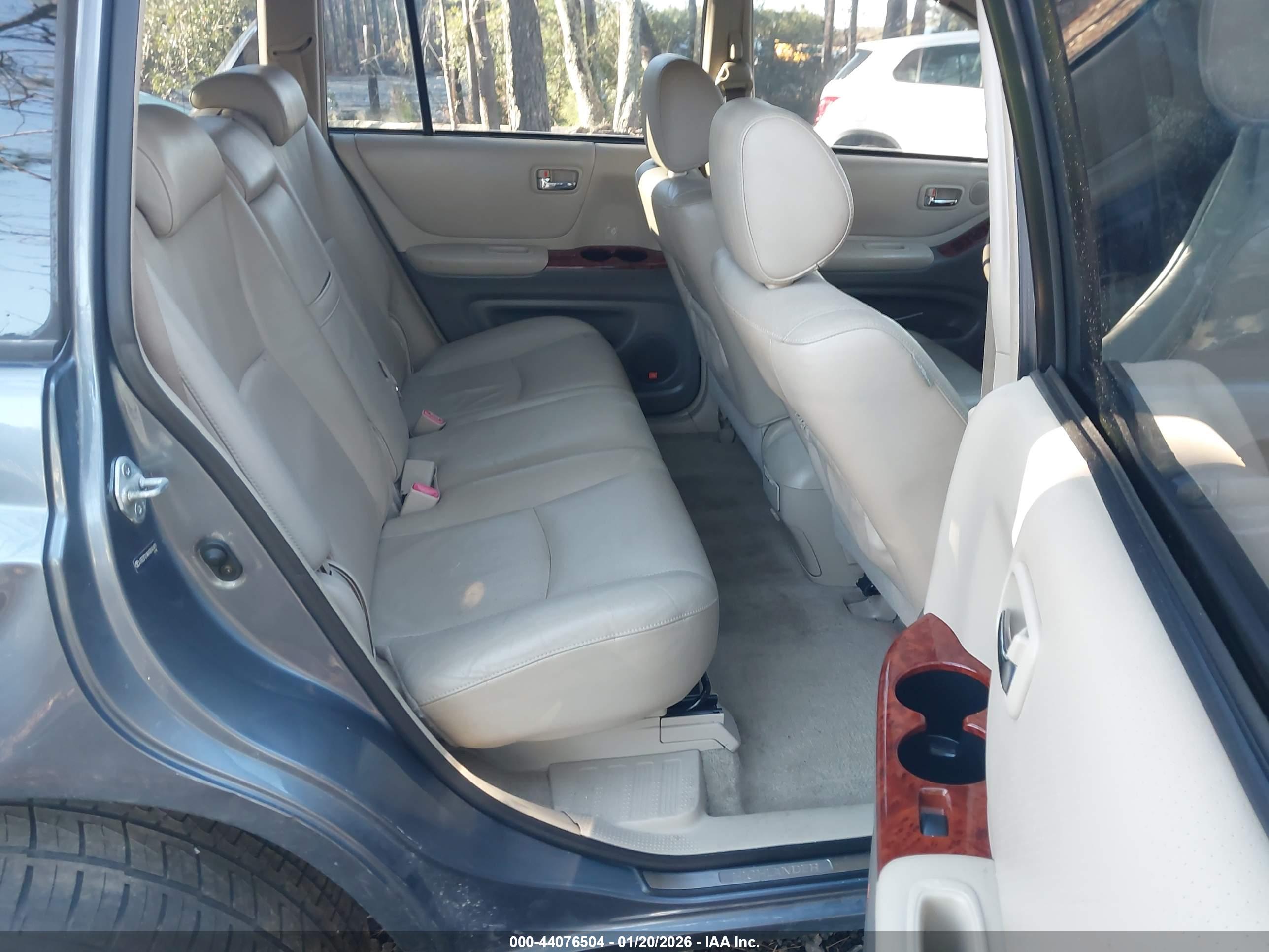 TOYOTA HIGHLANDER image 8