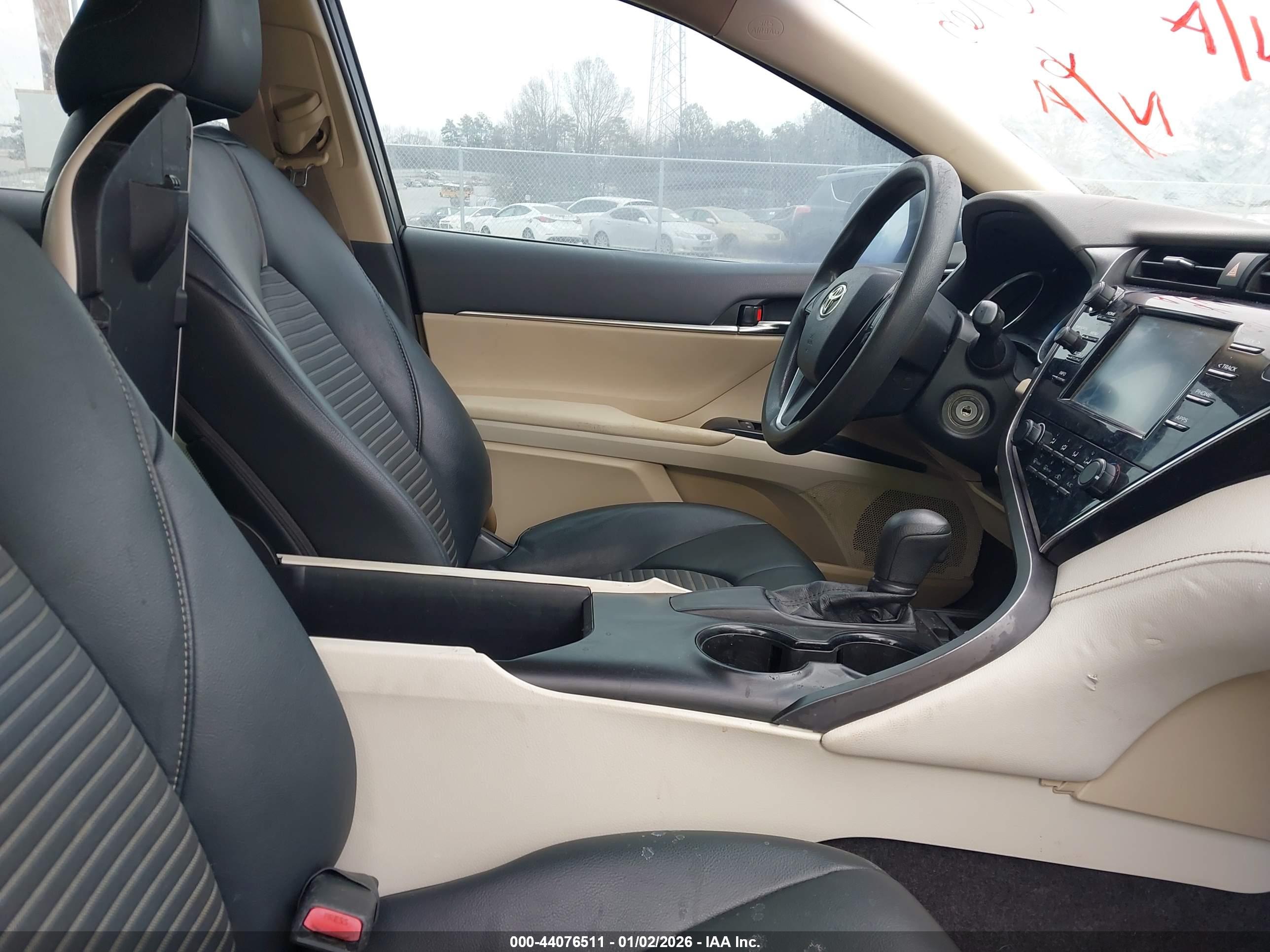 TOYOTA CAMRY image 5
