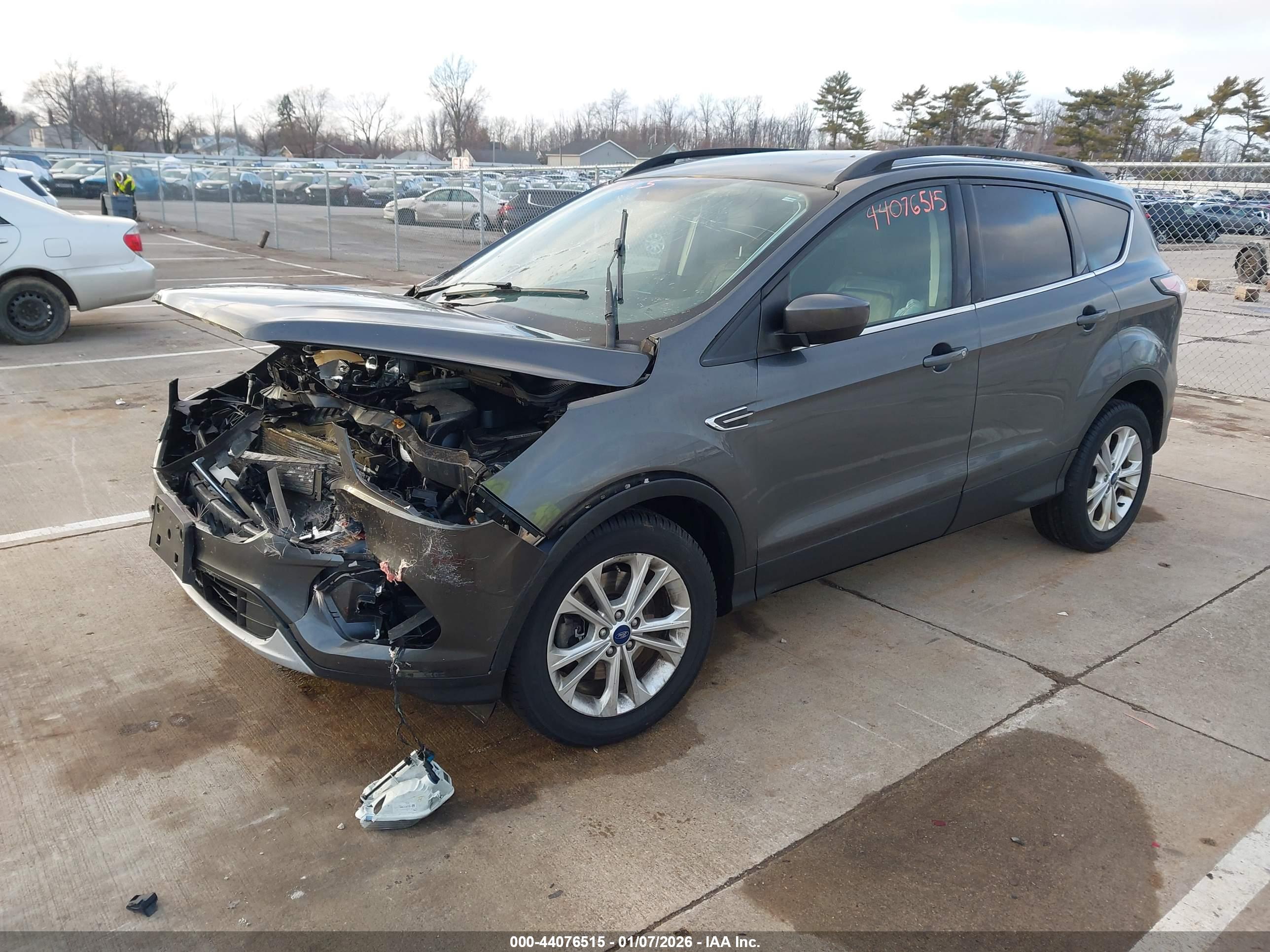 FORD ESCAPE image 2