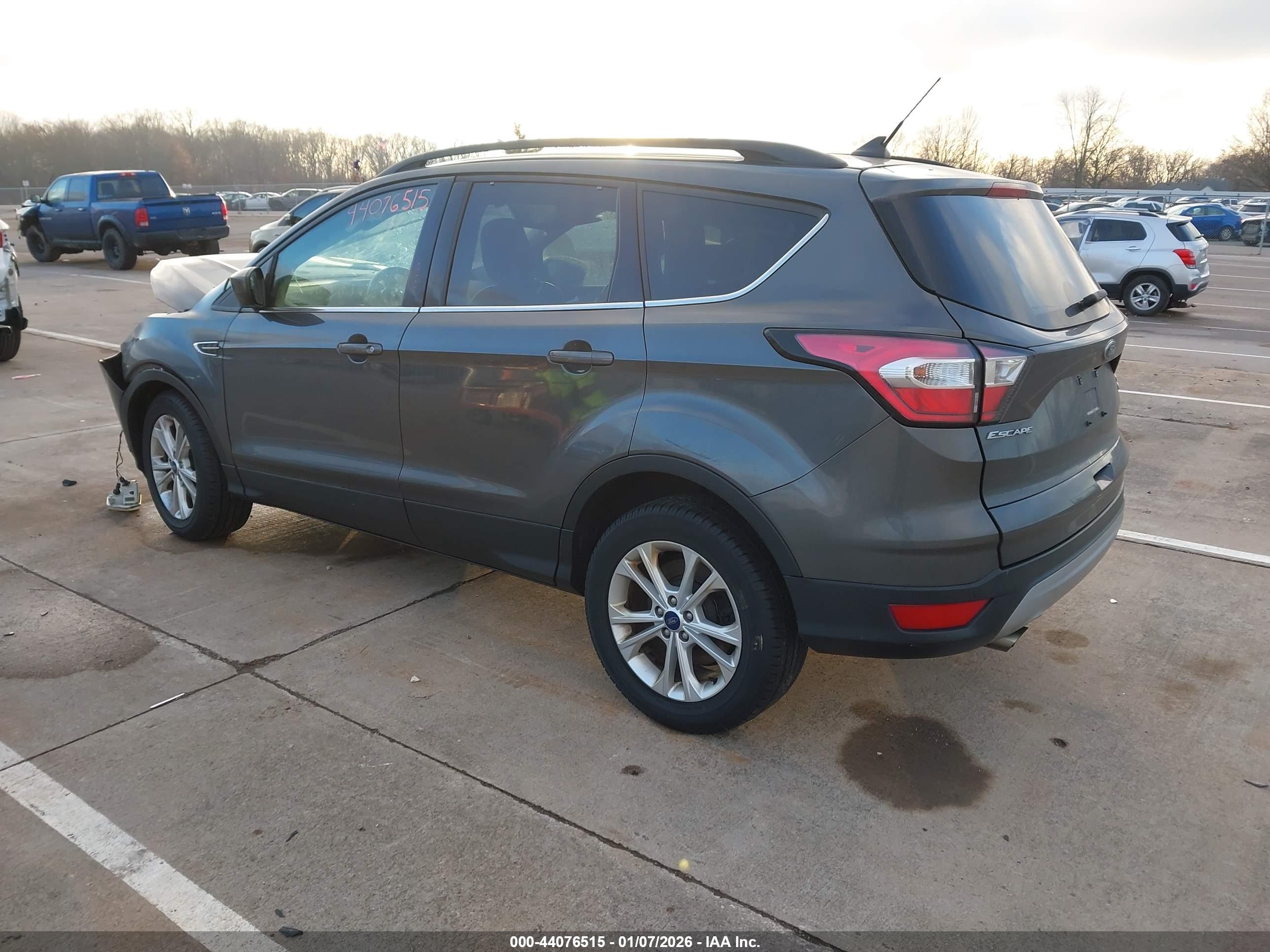 FORD ESCAPE image 3