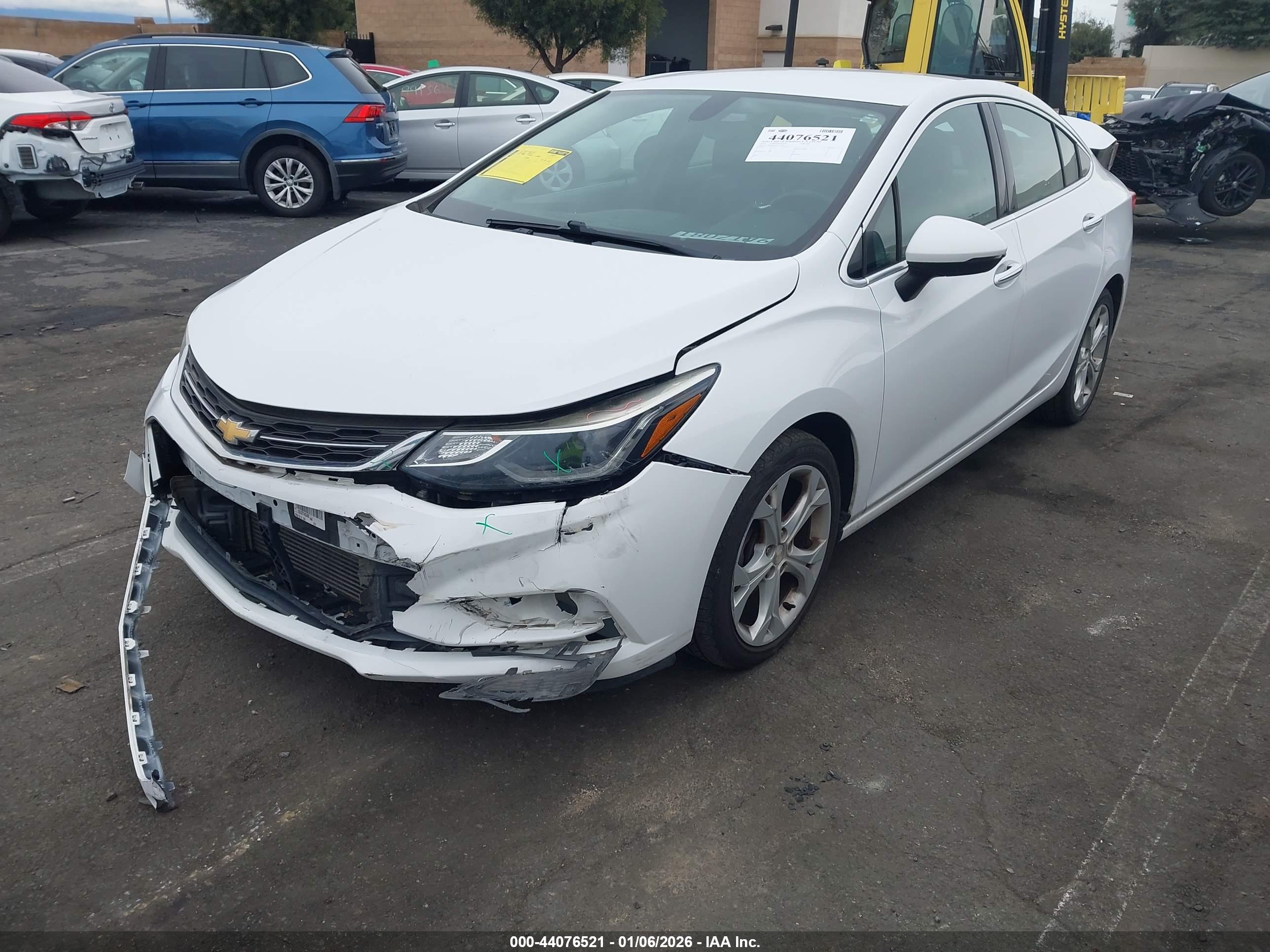 CHEVROLET CRUZE image 2