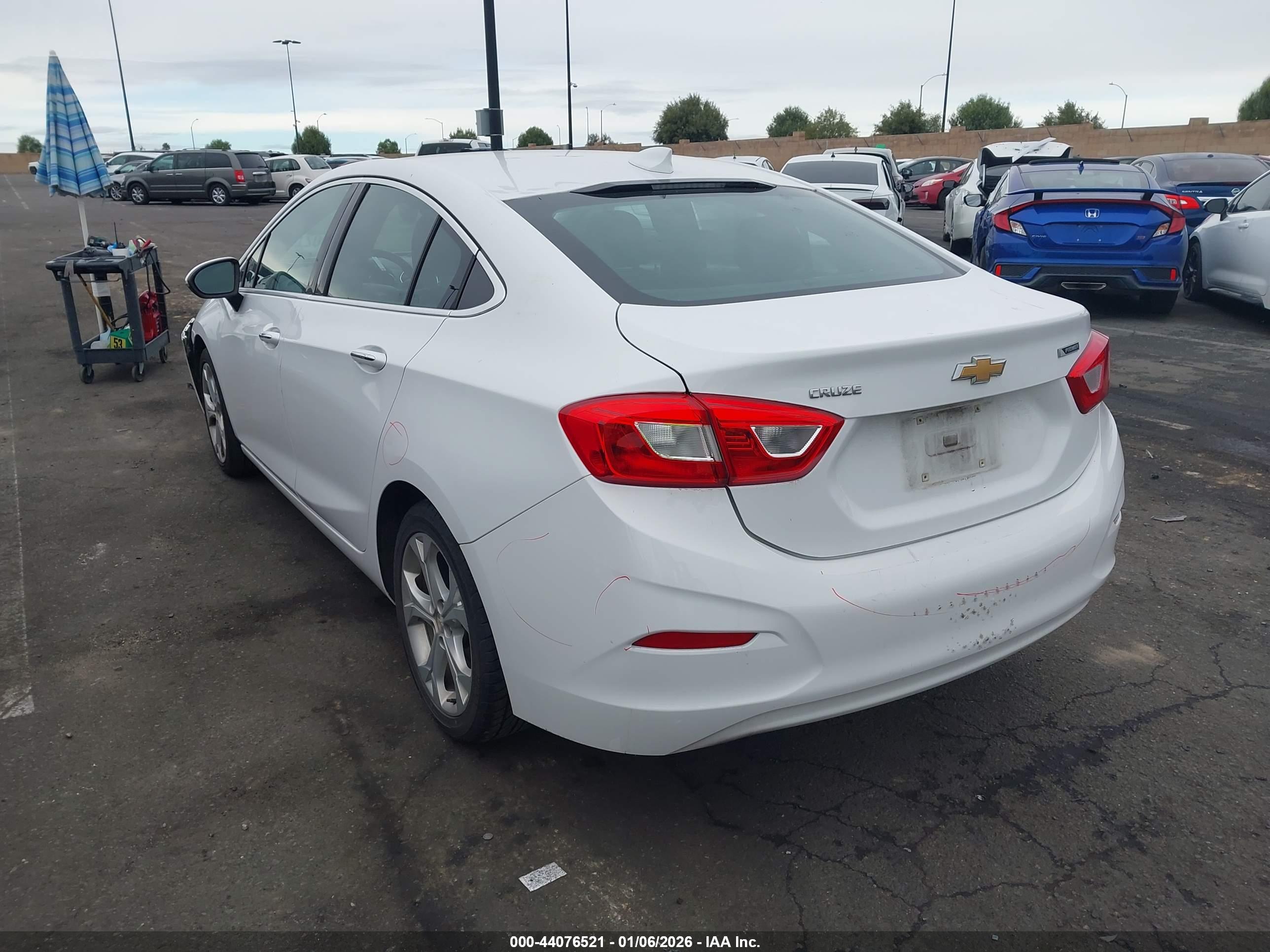 CHEVROLET CRUZE image 3