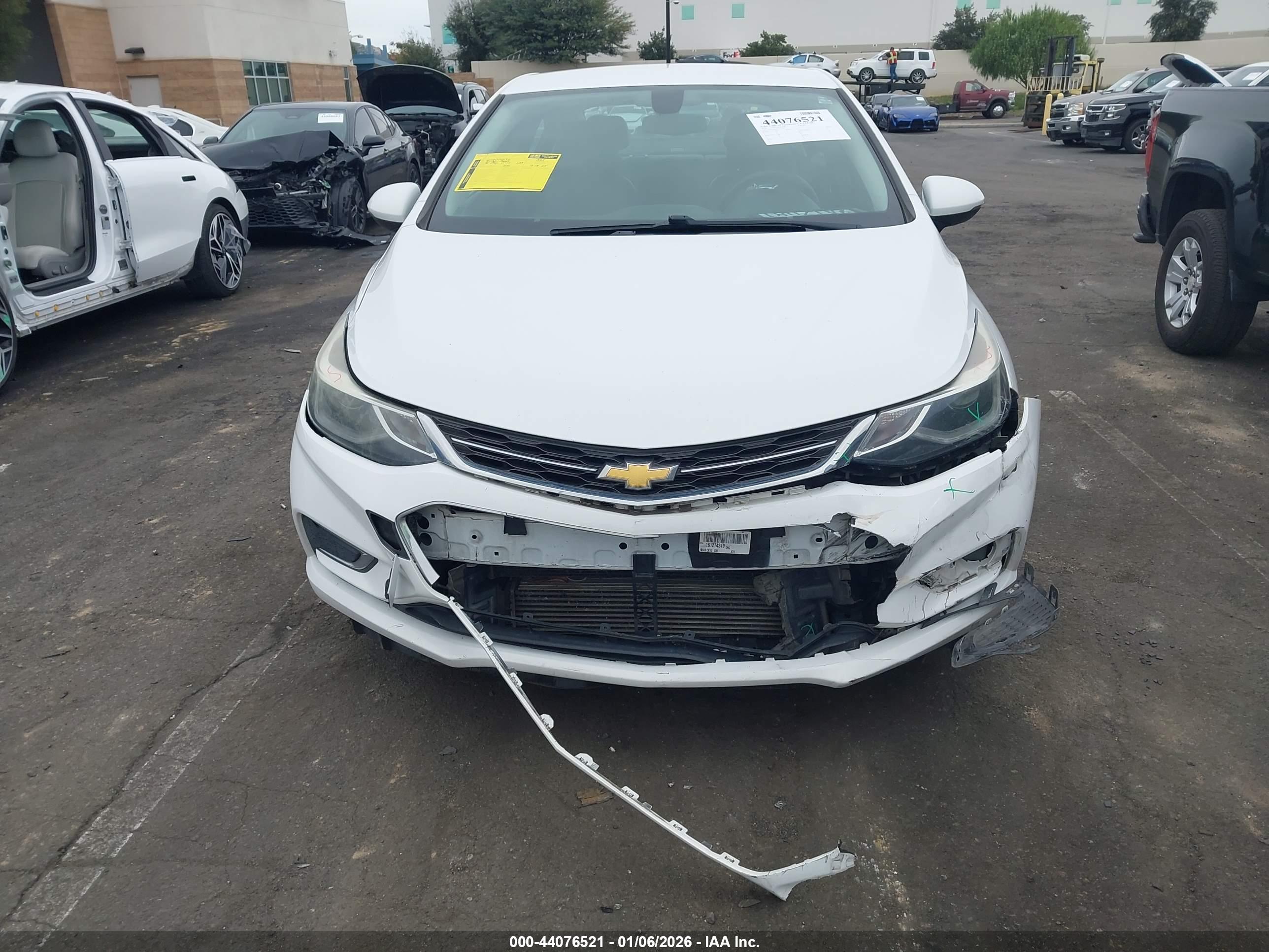 CHEVROLET CRUZE image 6