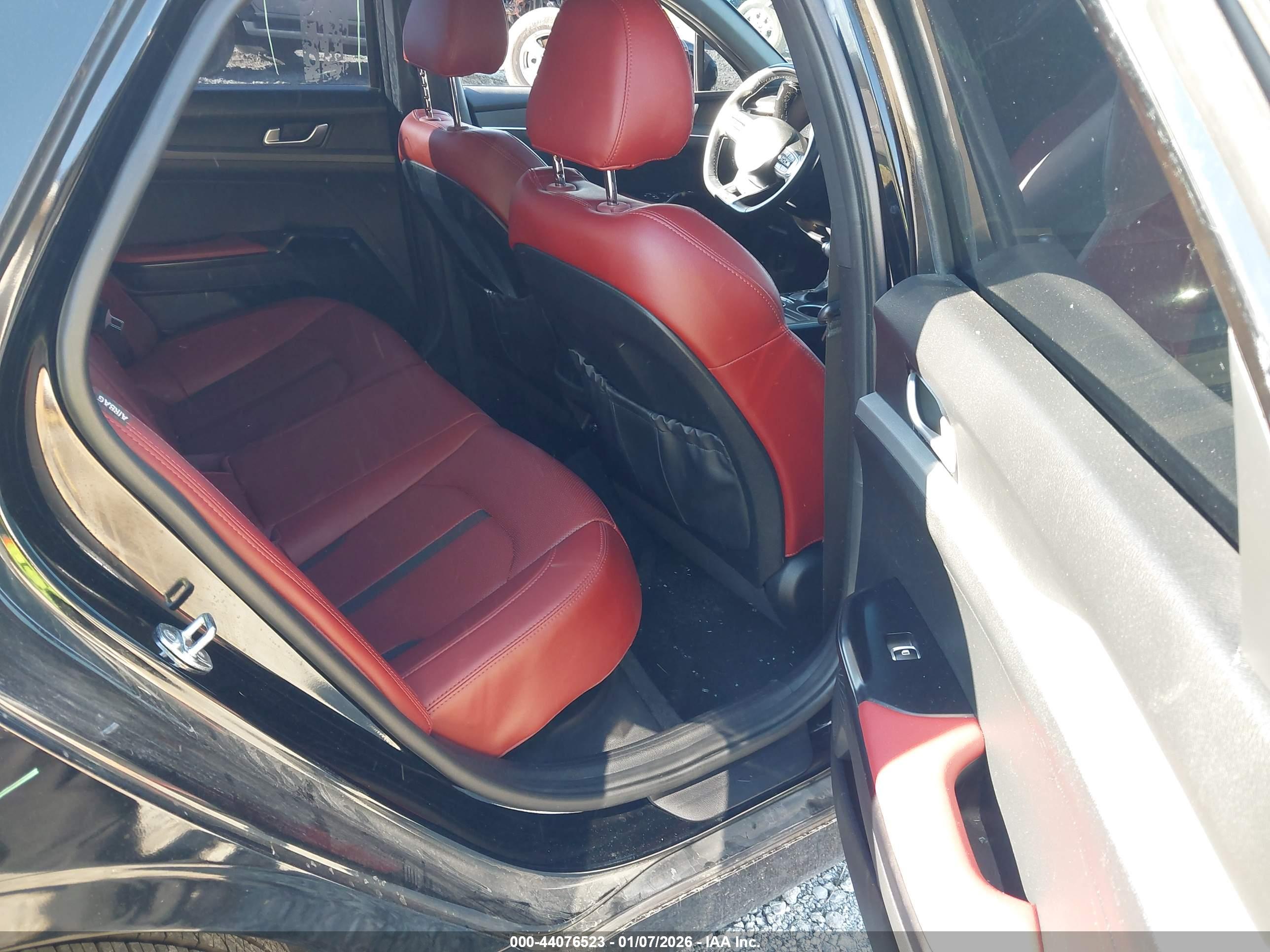 KIA K5 image 8
