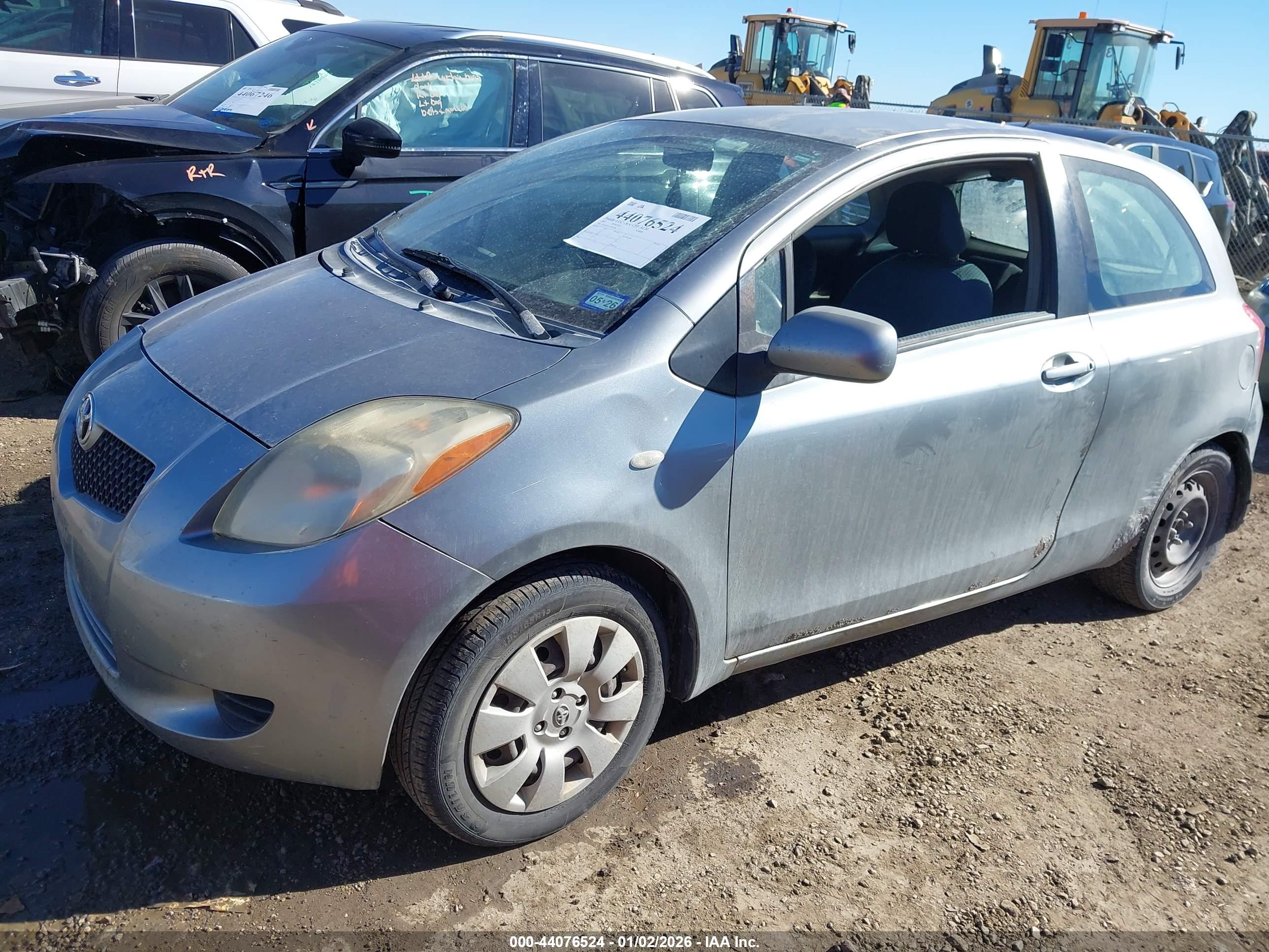 TOYOTA YARIS image 2