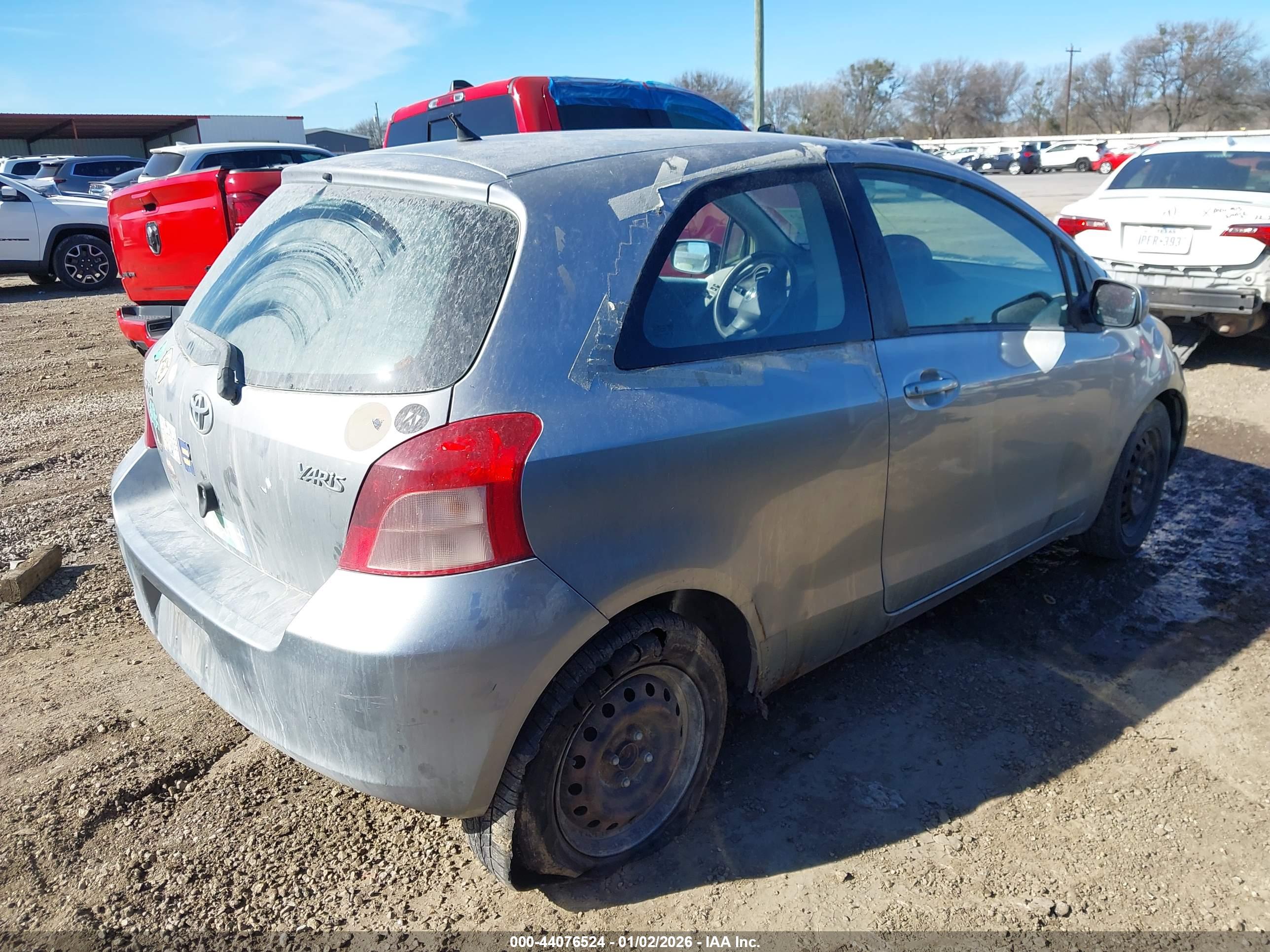TOYOTA YARIS image 4