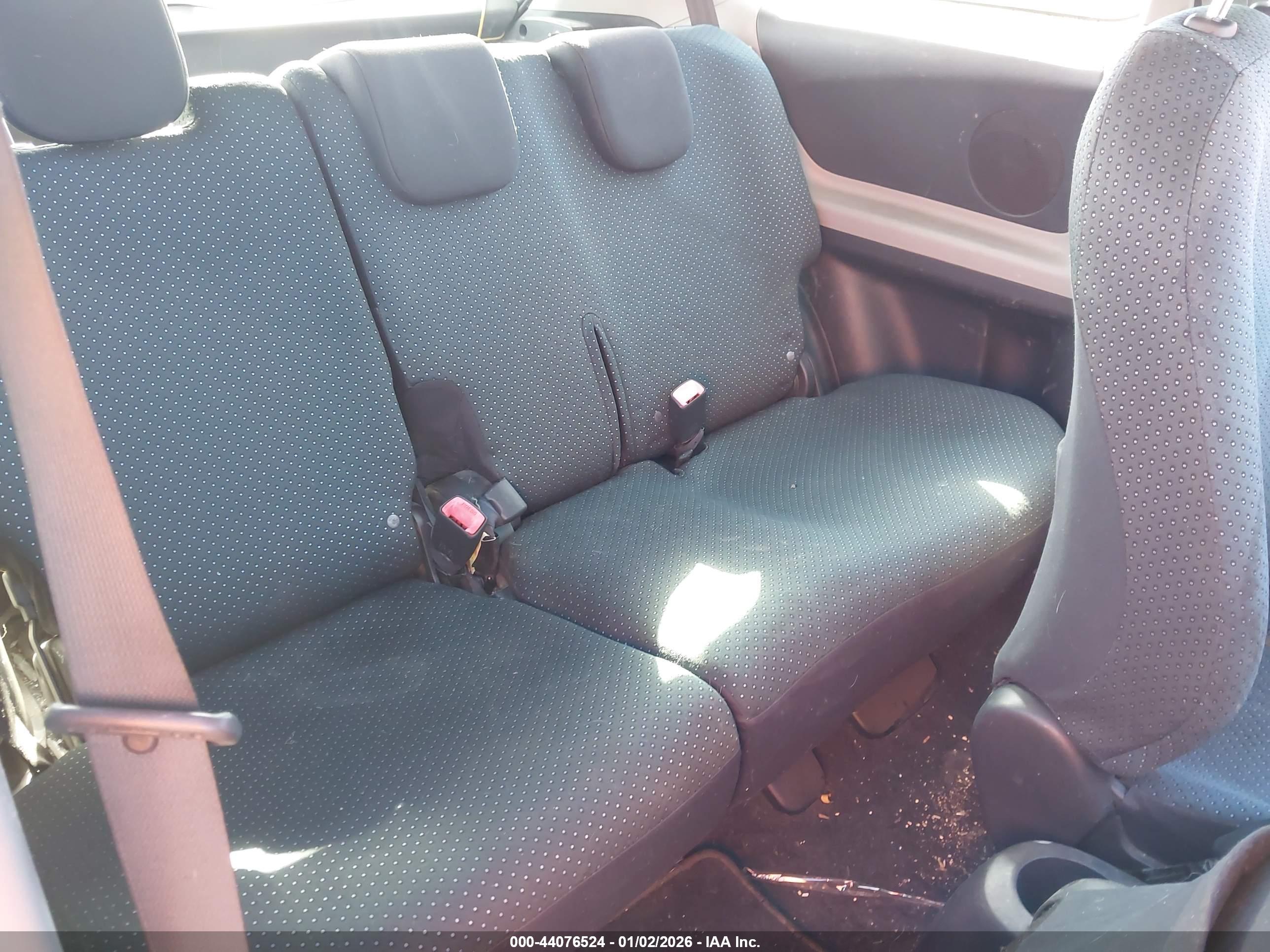 TOYOTA YARIS image 8