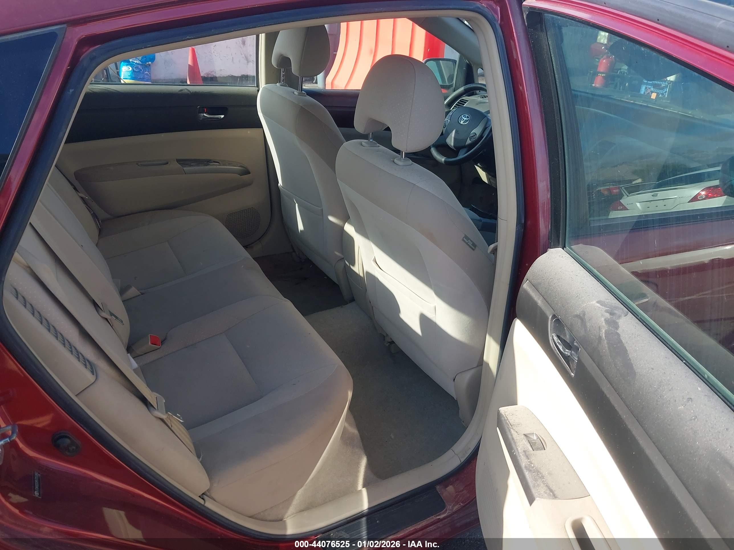 TOYOTA PRIUS image 8