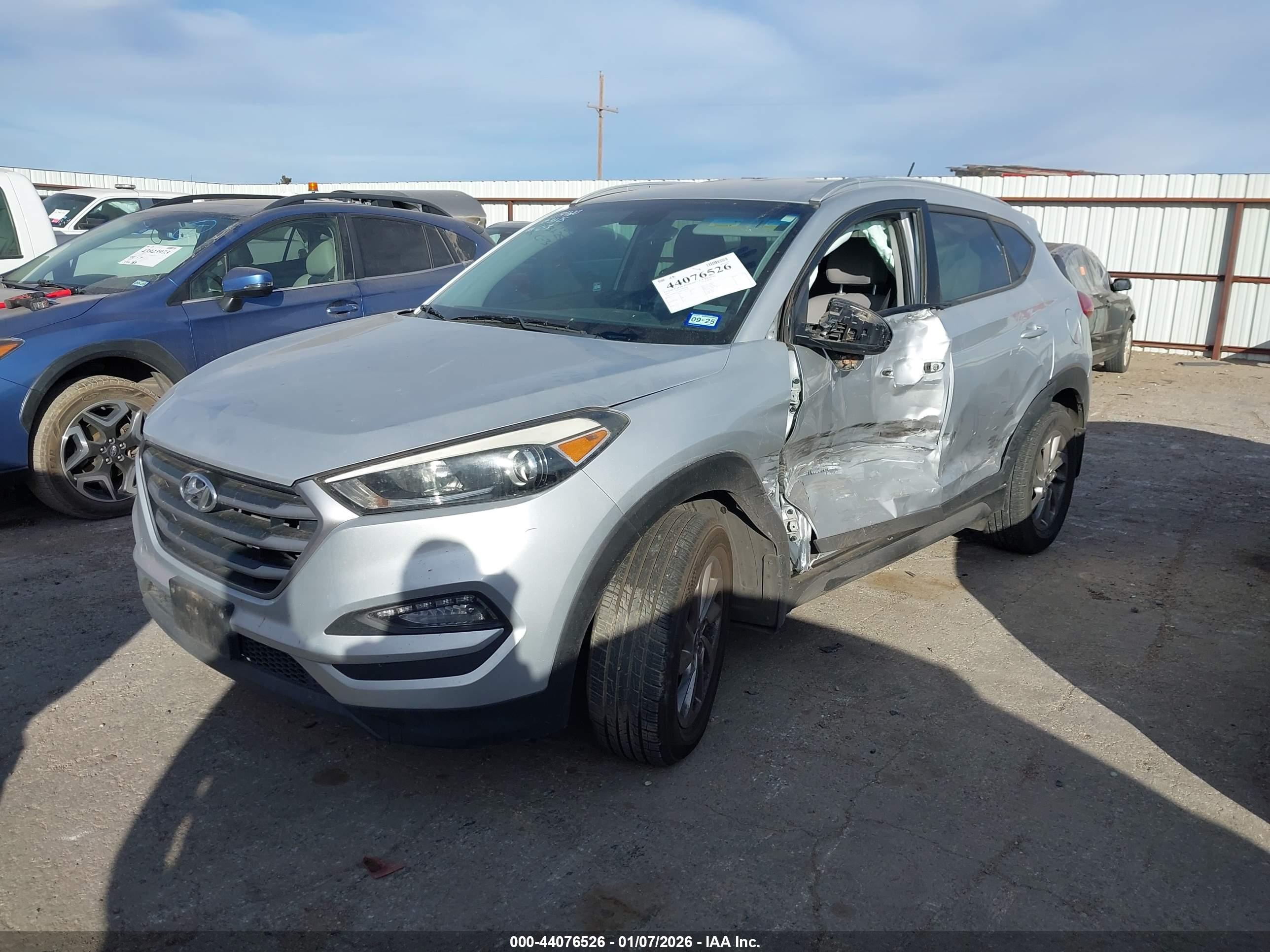 HYUNDAI TUCSON image 2